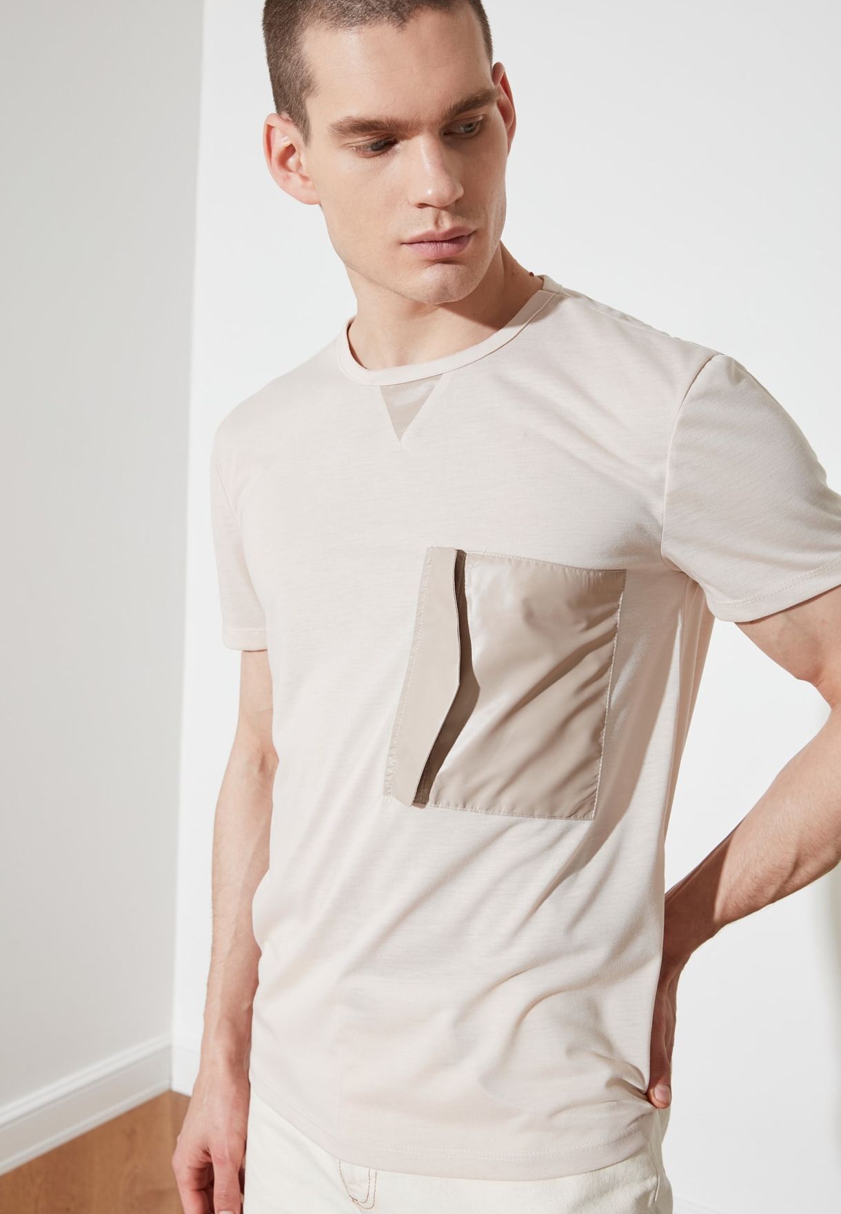 pocket crew neck t shirt