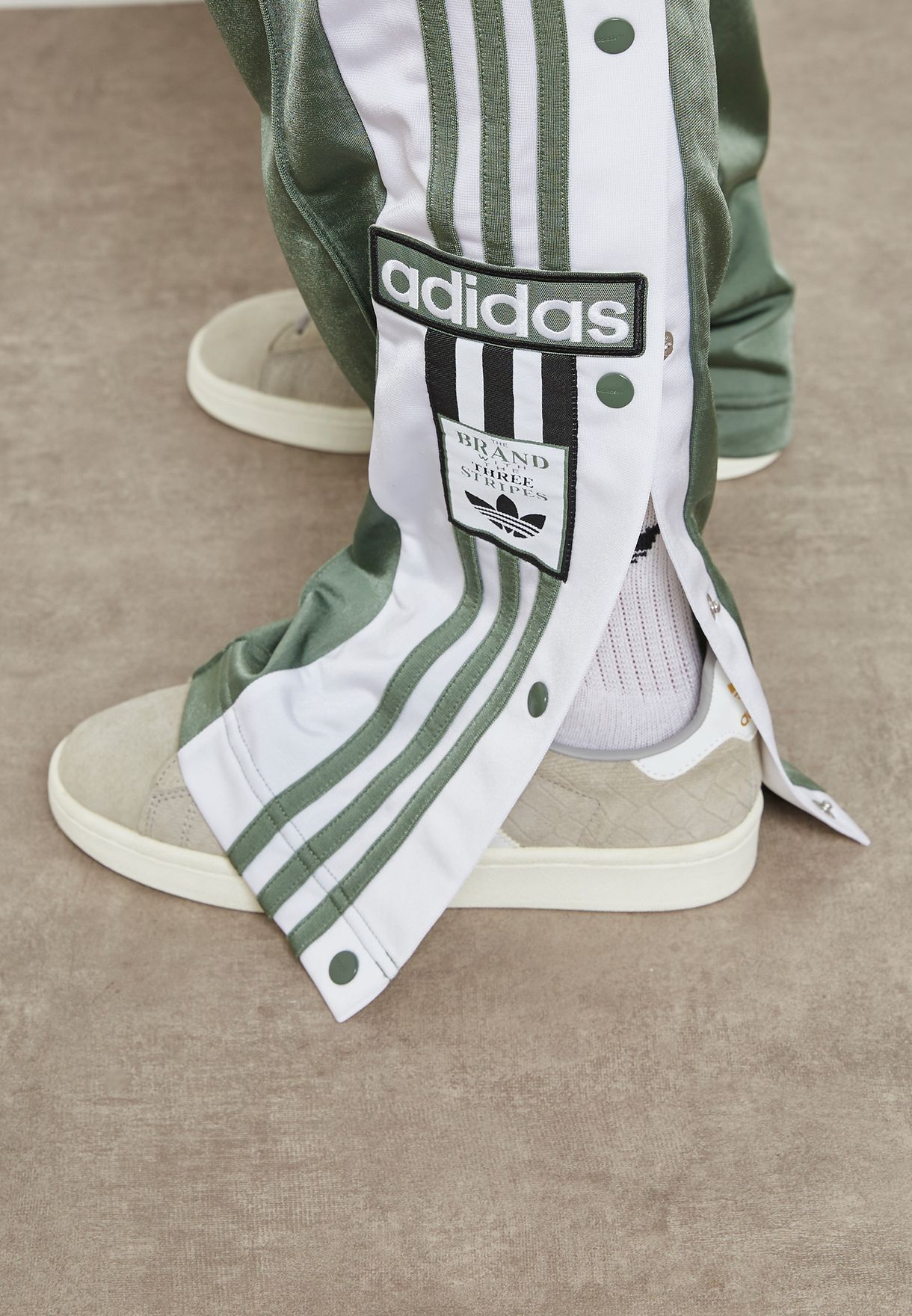 Buy adidas Originals green adicolor Adibreak Sweatpants for Women in MENA,  Worldwide | DH3156