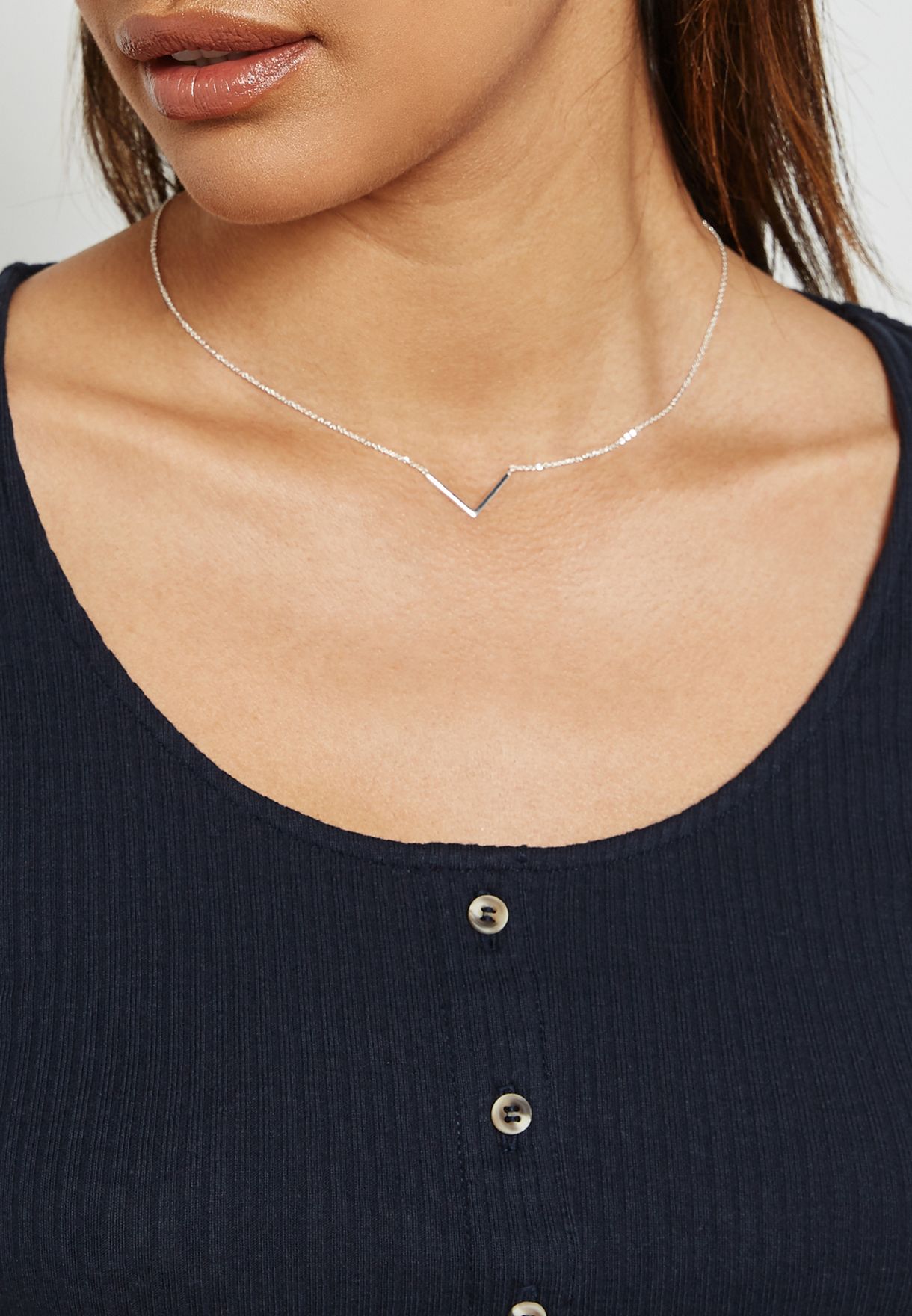 orelia clean v necklace