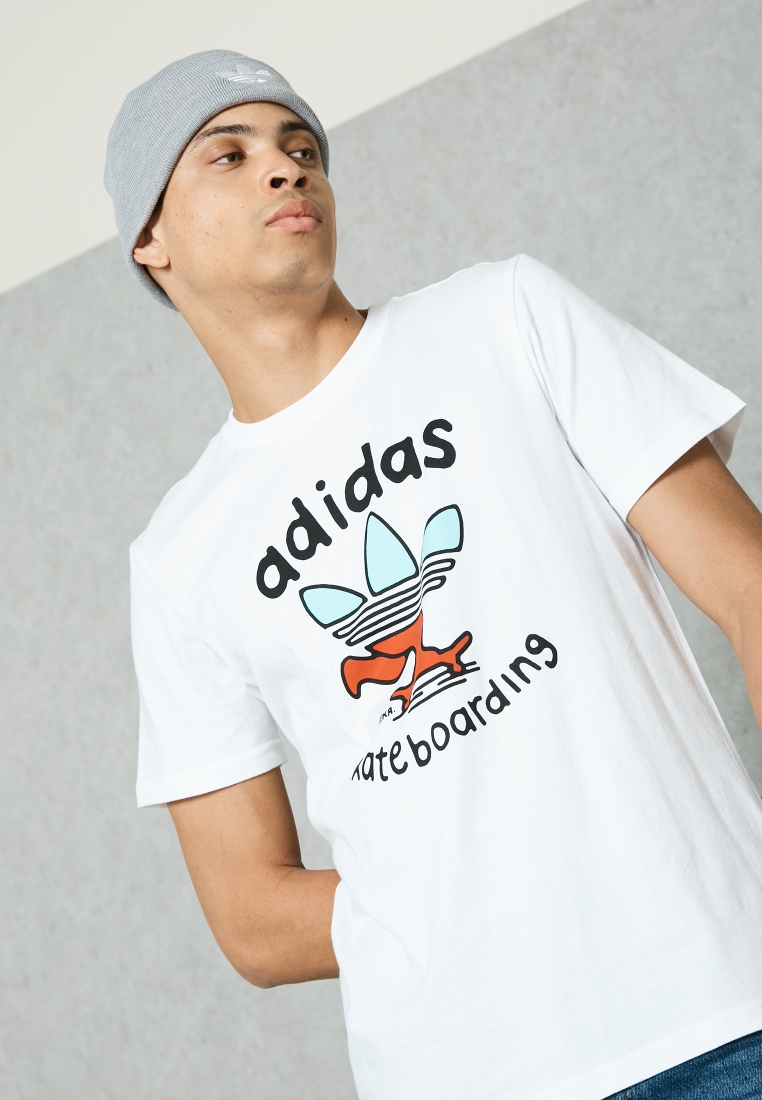 rango Sensación saltar Buy adidas Originals white Skateboarding T-Shirt for Men in MENA, Worldwide
