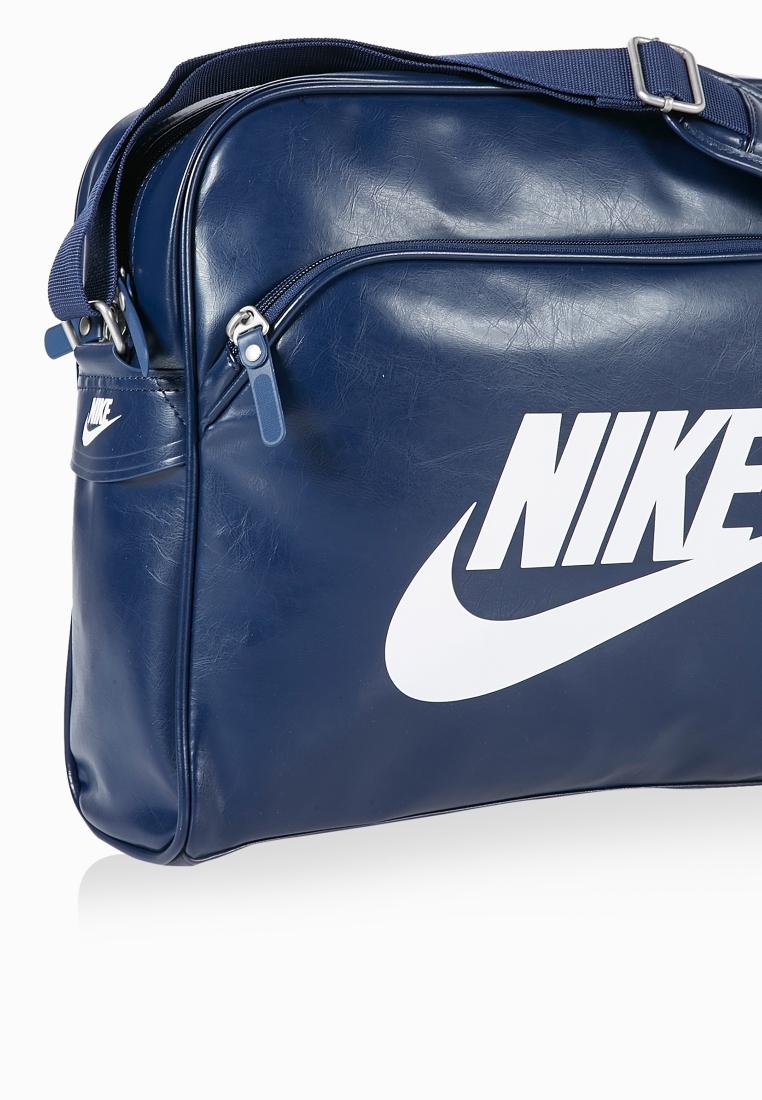marca Conquista Confrontar Buy Nike navy Heritage SI Track Bag for Men in MENA, Worldwide