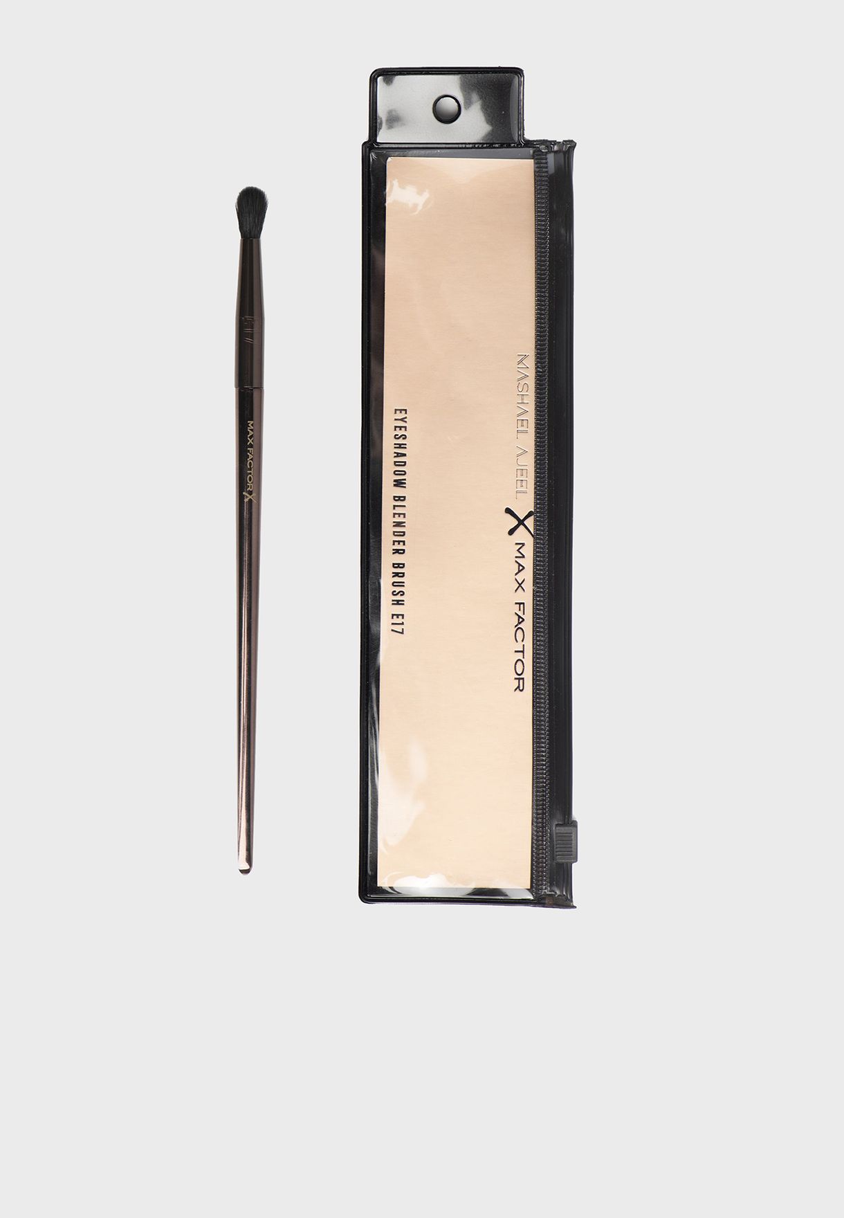 Pro Blender Eyeshadow Brush E17 by Mashael Ajeel