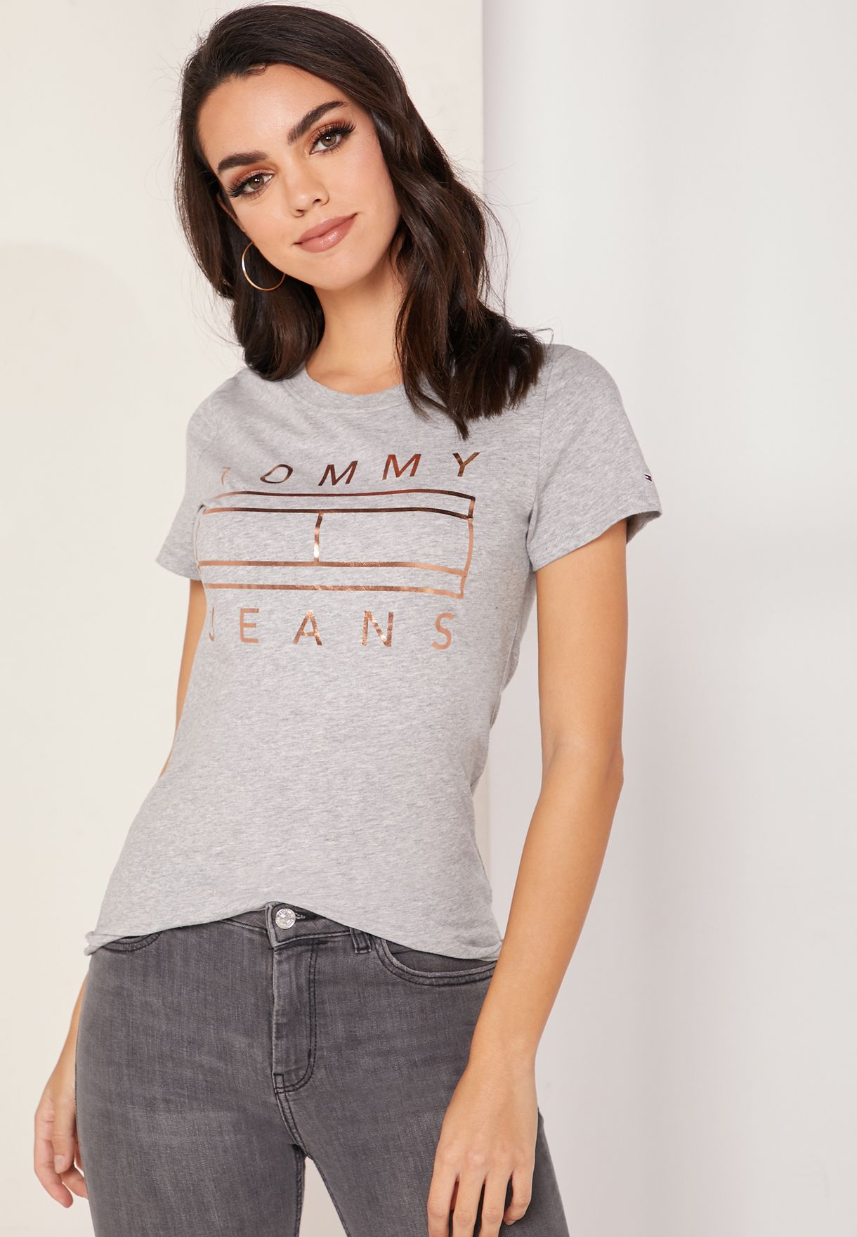 tommy jeans metallic logo t shirt