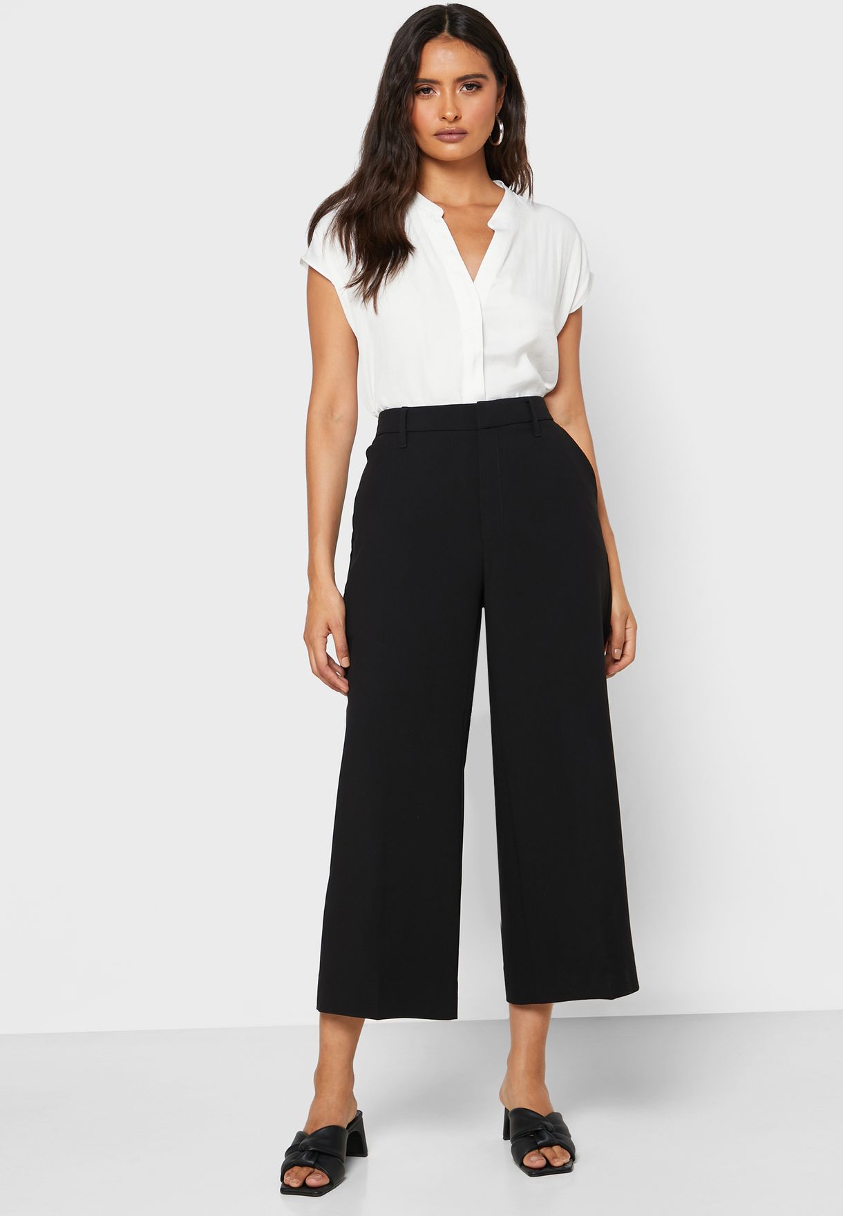 Buy Banana Republic black Wide Leg Cropped Pants for Women in MENA ...