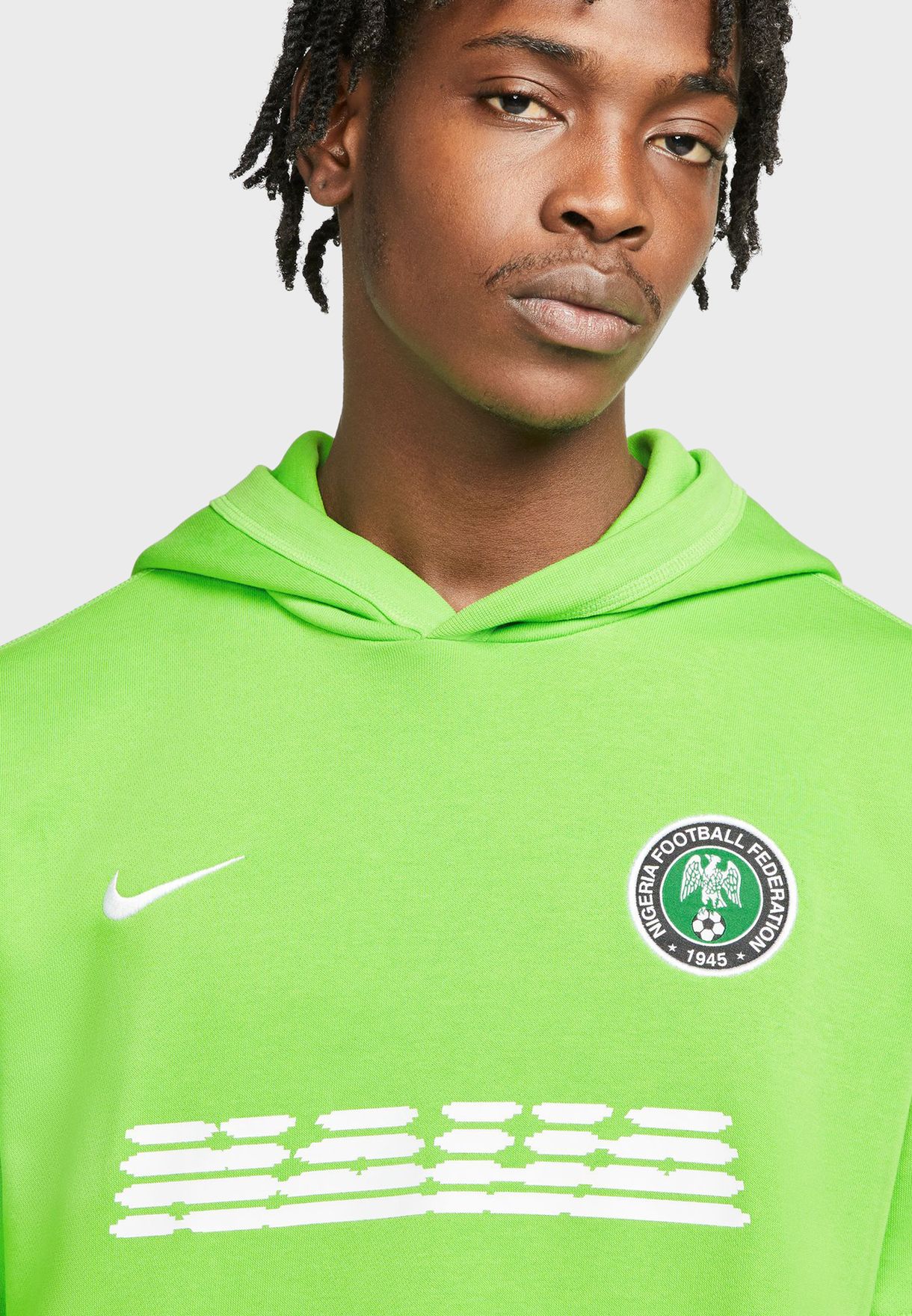هودي بشعار فريق نيجيريا لكرة القدم