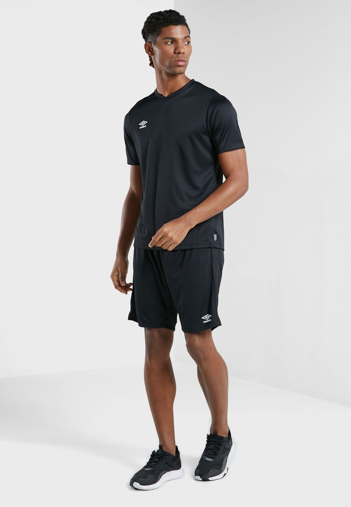 Buy Umbro black Panel Knit Shorts for Men in MENA, Worldwide