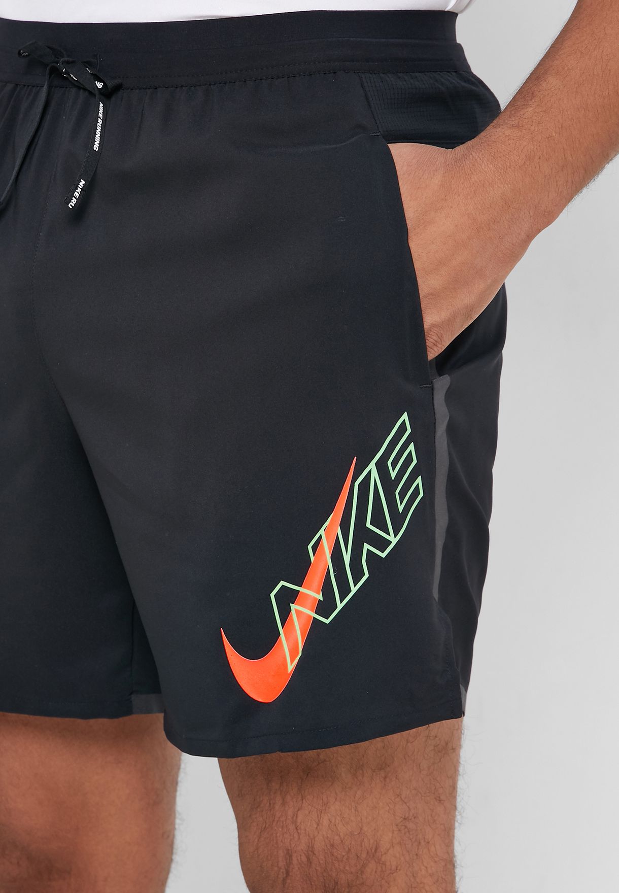Buy Nike black Flex Flash Stride 7&quot; Shorts for Men in MENA,