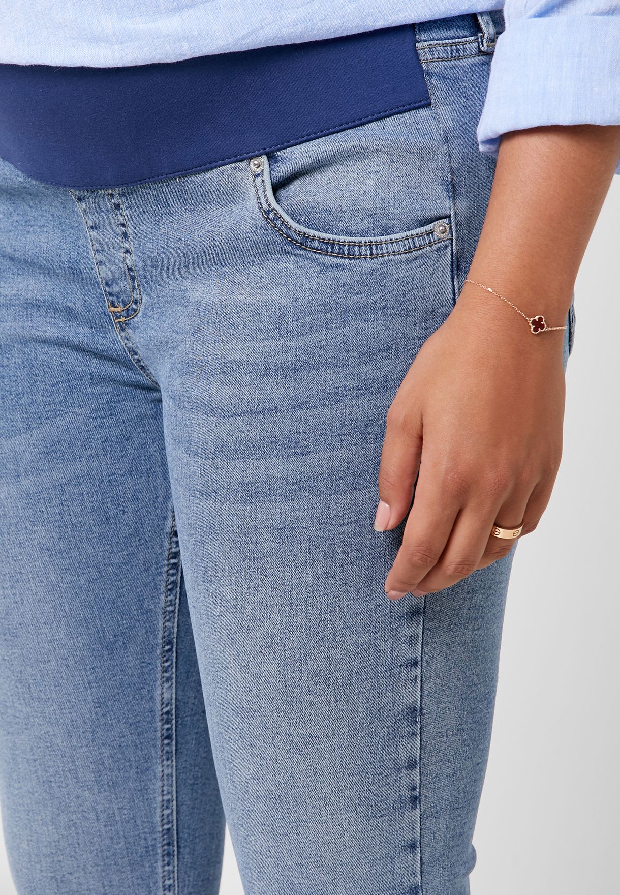 under bump skinny jeans