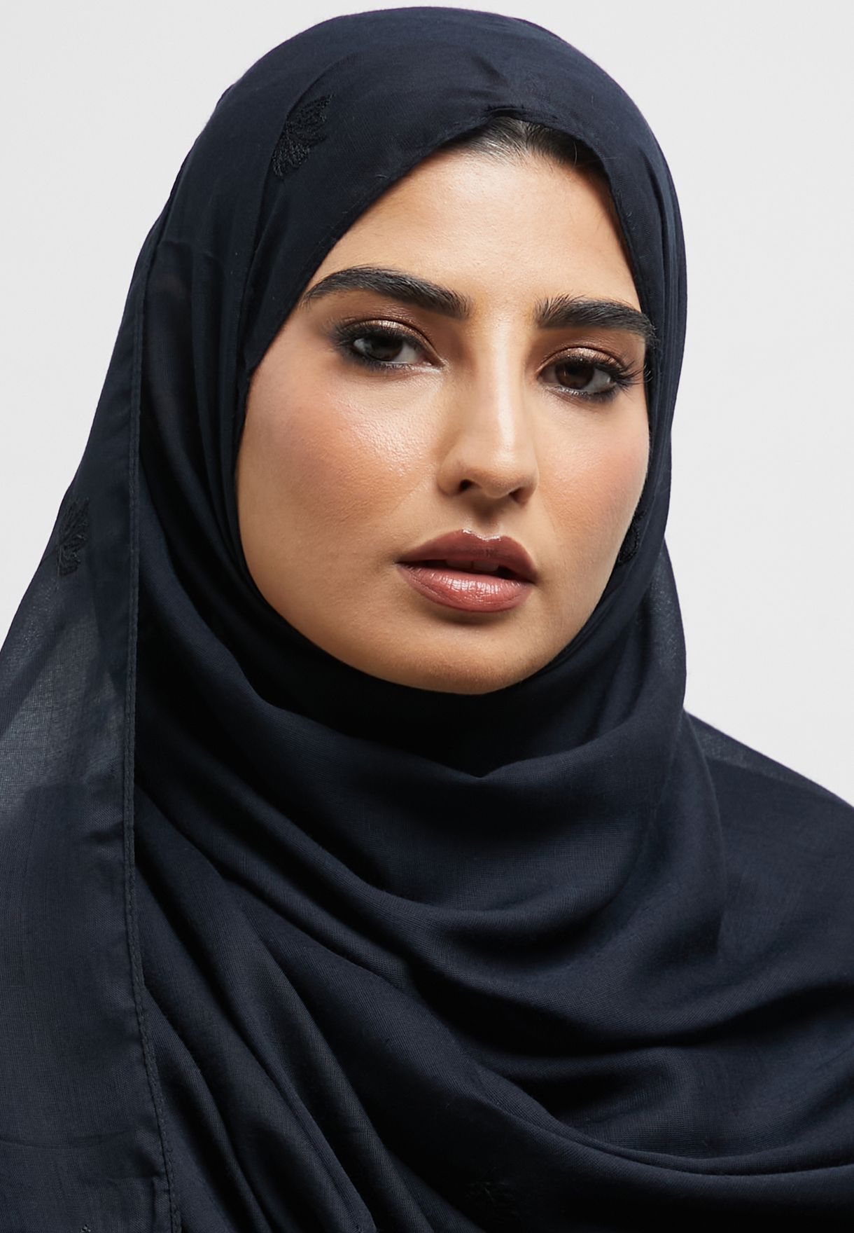Buy Kashkha black Embroidered Cotton Hijab for Women in Dubai, Abu Dhabi