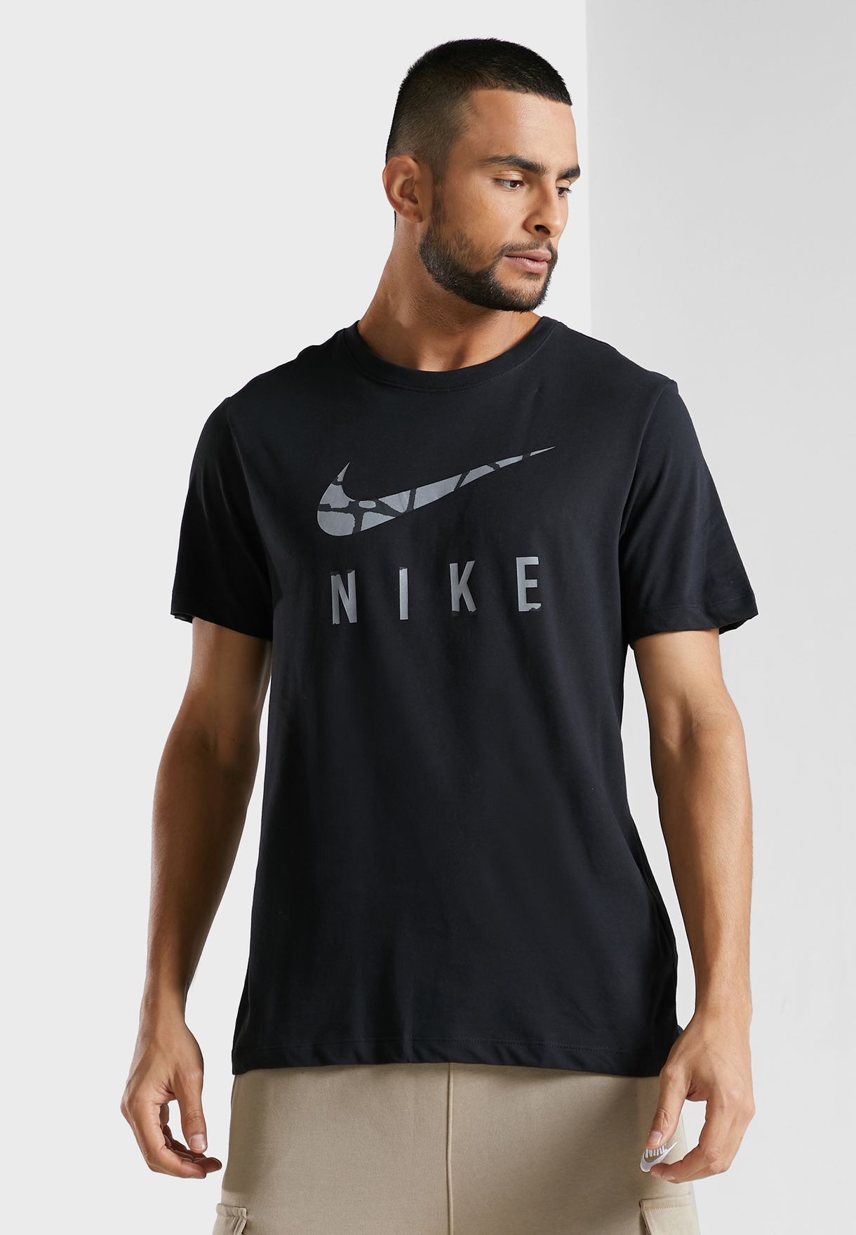 Buy Nike black Dri-Fit Run Division T-Shirt for Kids in Dubai, Abu Dhabi