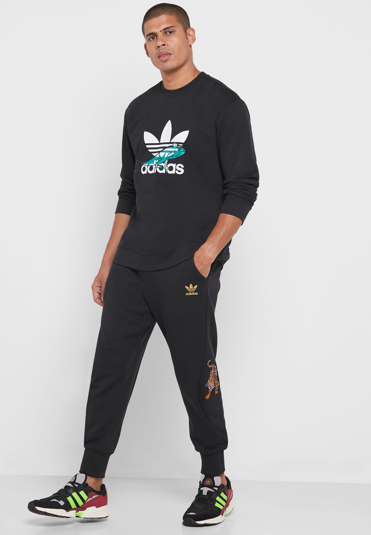 adidas originals logo sweatshirt