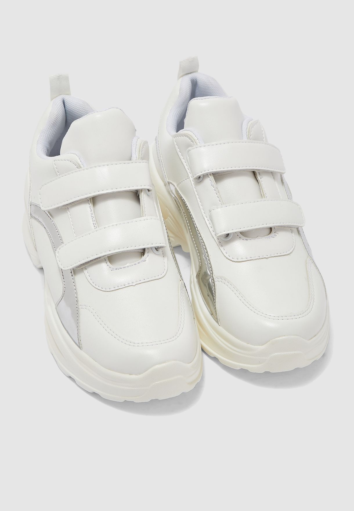 gym shoes with velcro straps