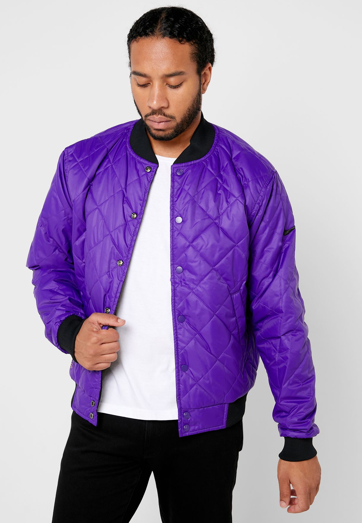 Buy Nike Black Los Angeles Lakers Courtside Reversible Jacket For Men In Mena Worldwide Av3543 010
