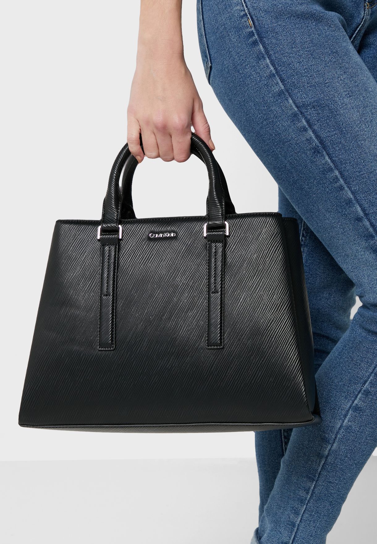 Buy Calvin Klein black Elevated Saffiano Medium Tote Bag for Women in  Dubai, Abu Dhabi