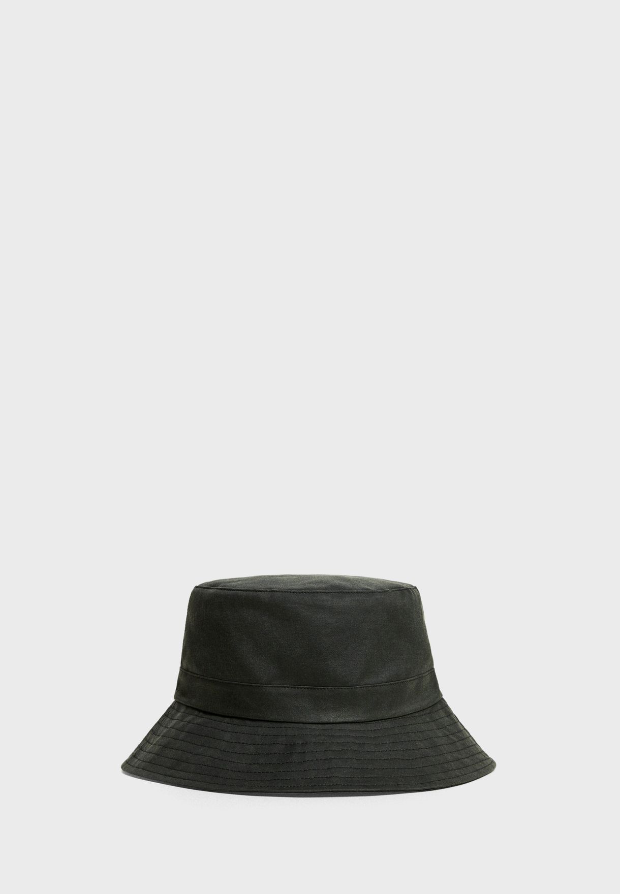 قبعة دلو بشعار الماركة