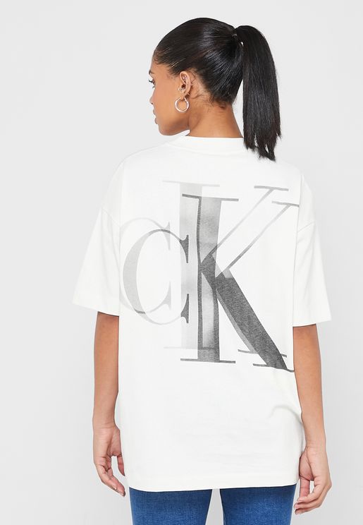 Calvin Klein Jeans Women T-shirts In UAE online - Namshi