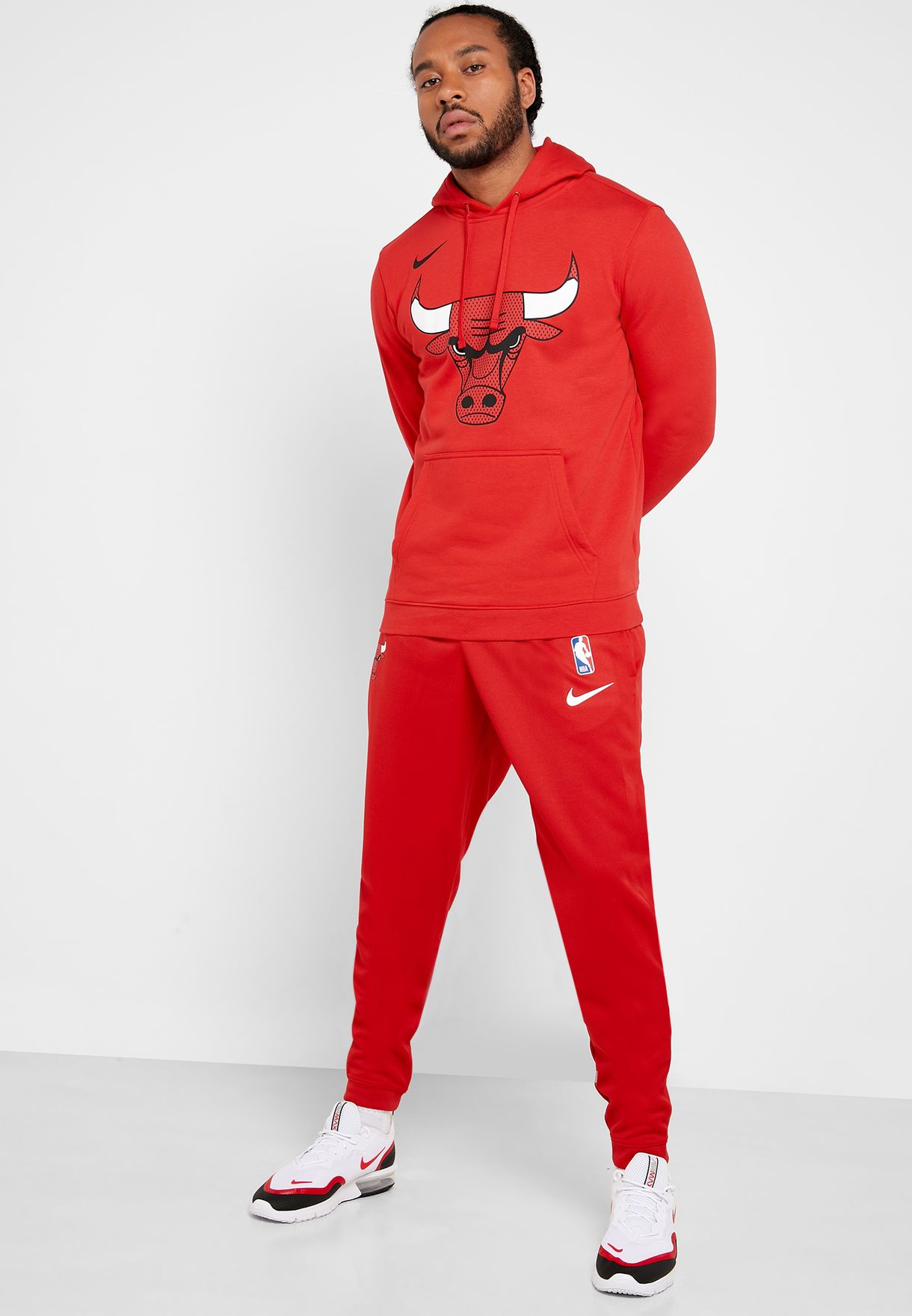 Buy Nike red Chicago Bulls Club Fleece Hoodie for Men in MENA, Worldwide