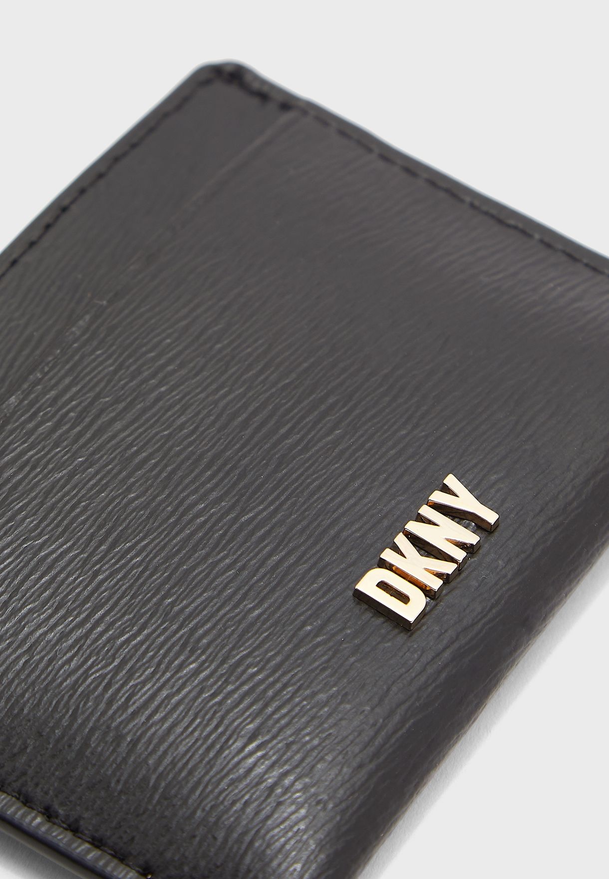 Buy DKNY black Bryant Multi Slot Card Holder for Women in MENA, Worldwide