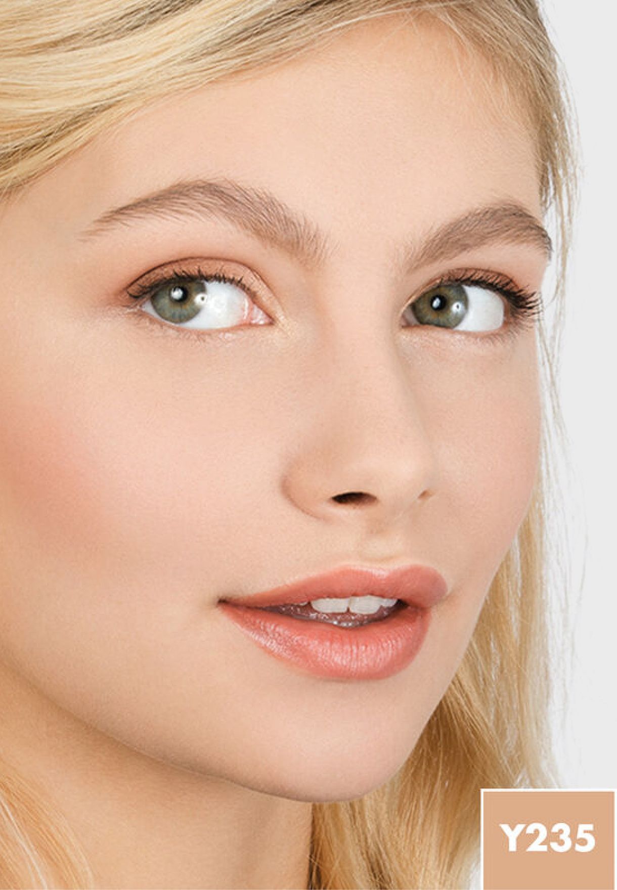 Matte Velvet Skin Compact - Y235 Ivory Beige