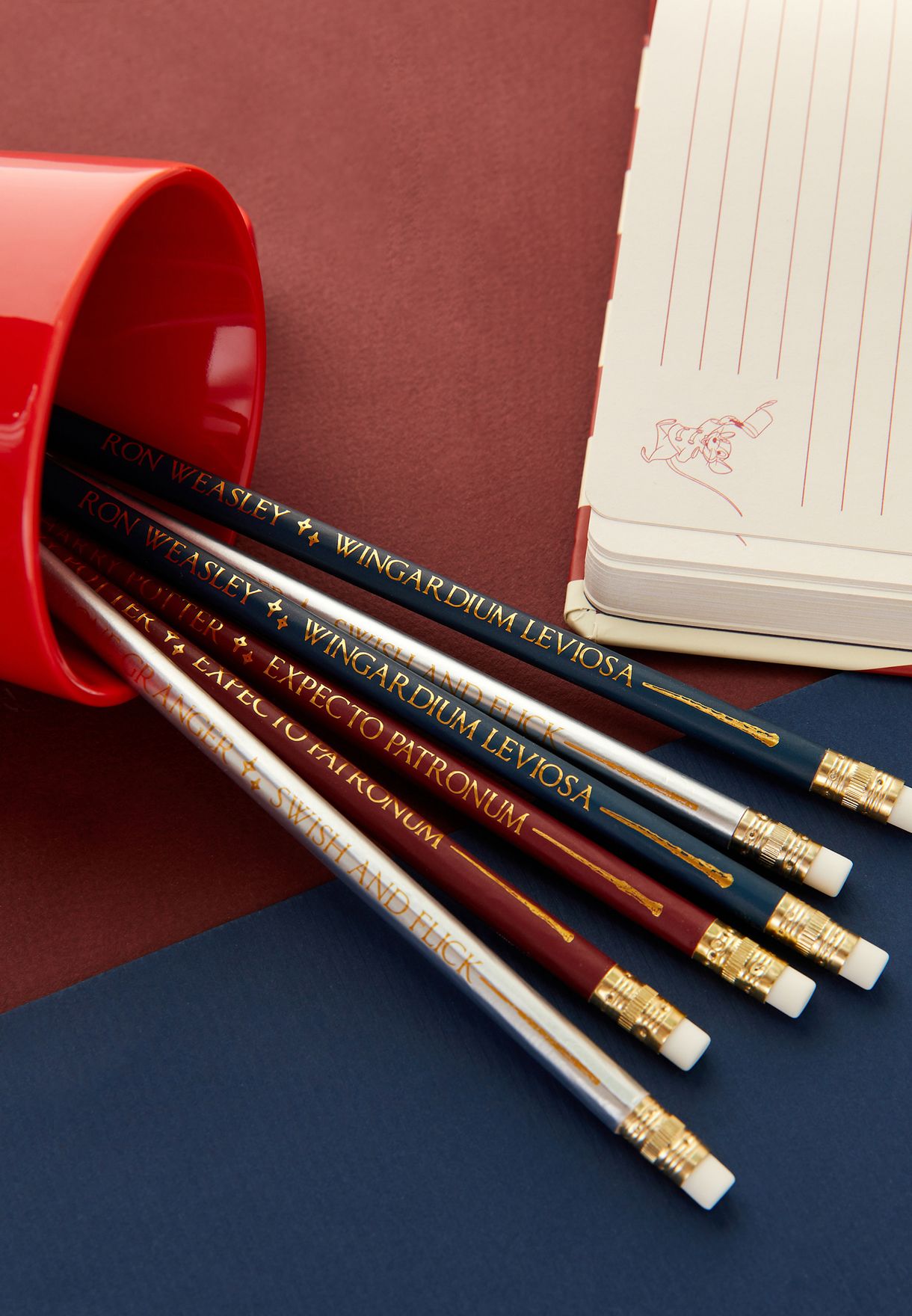 مجموعة من 6 أقلام رصاص من مجموعة هاري بوتر