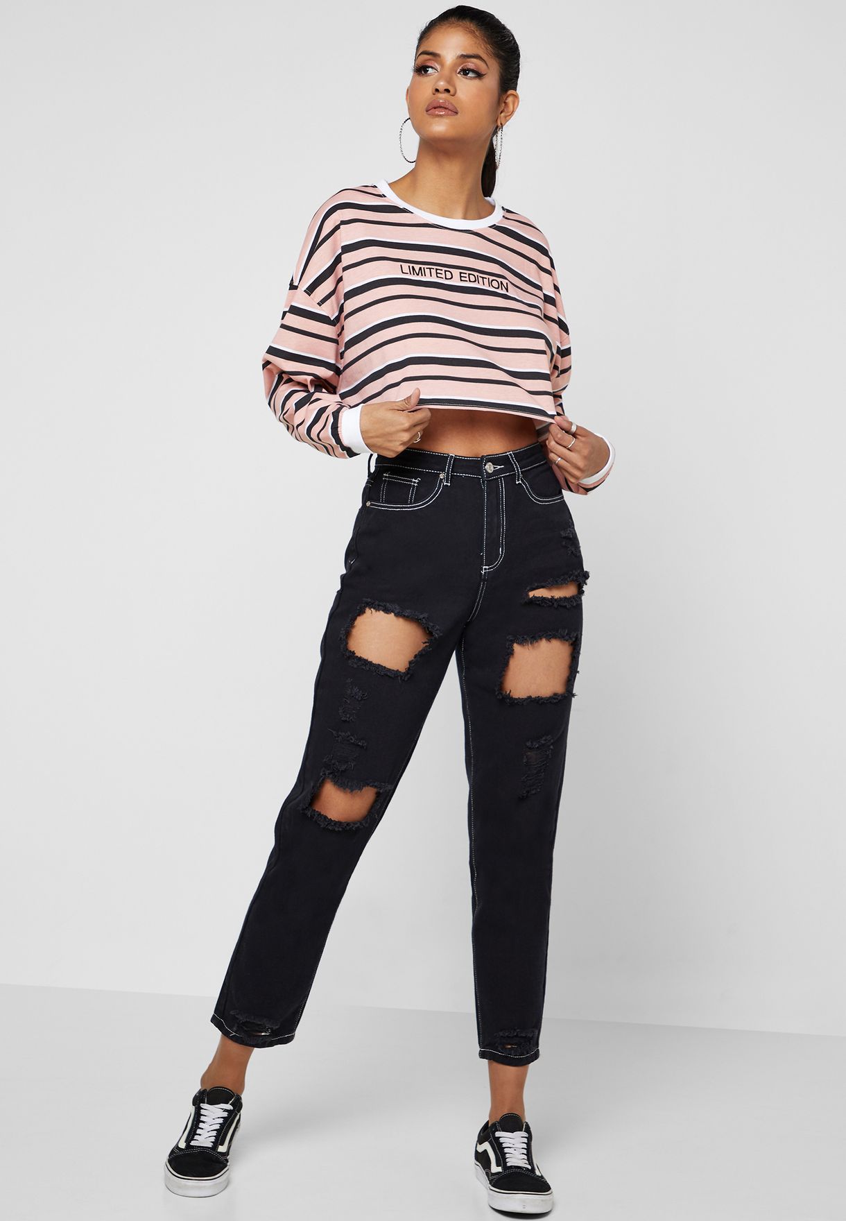 mom jeans ripped black