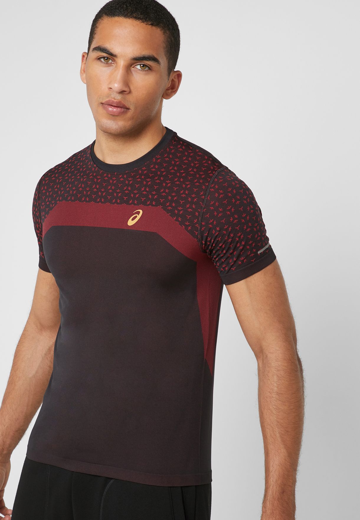 Buy Asics red Seamless T-Shirt for Men 