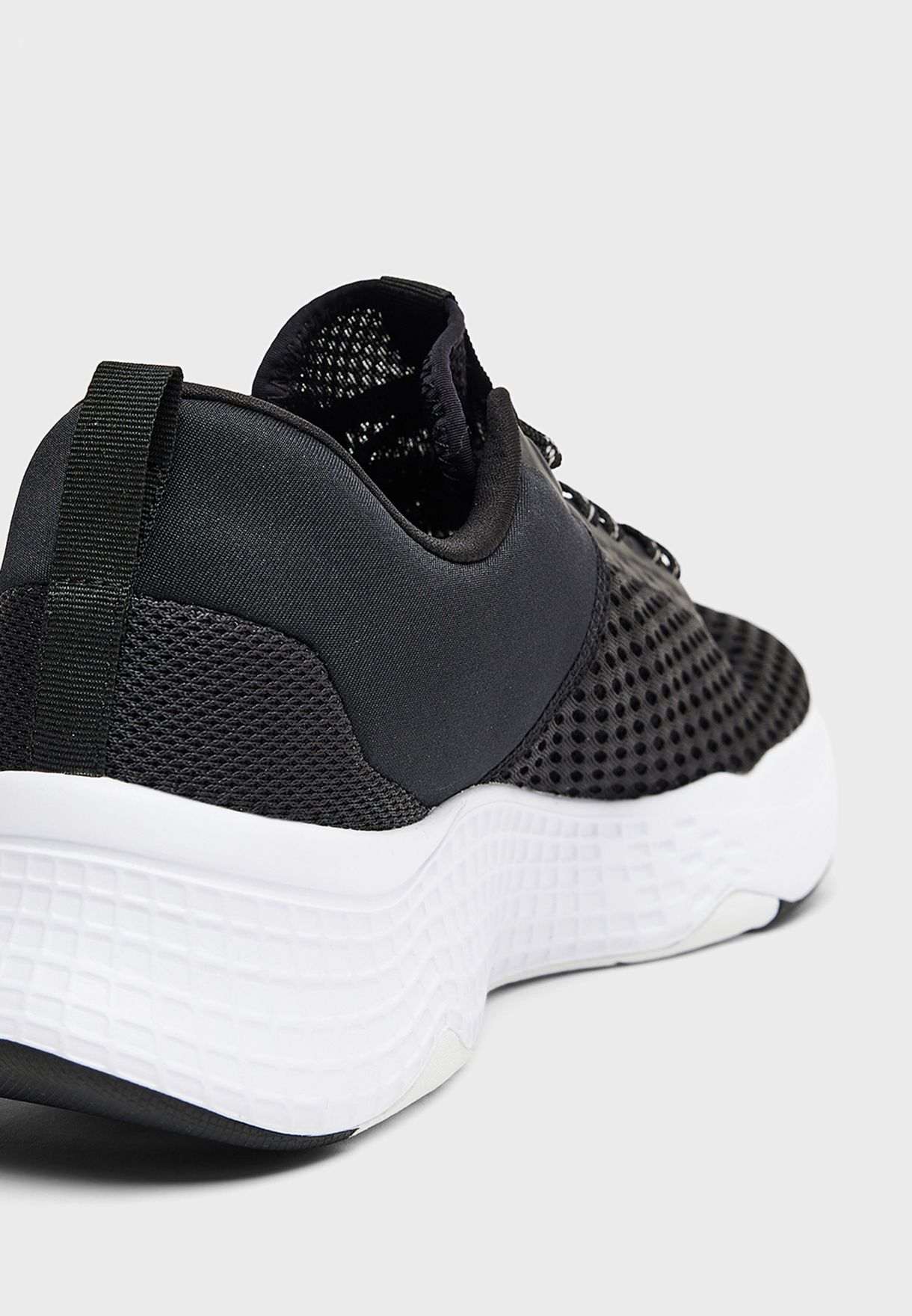 Court Drive Low Top Sneakers