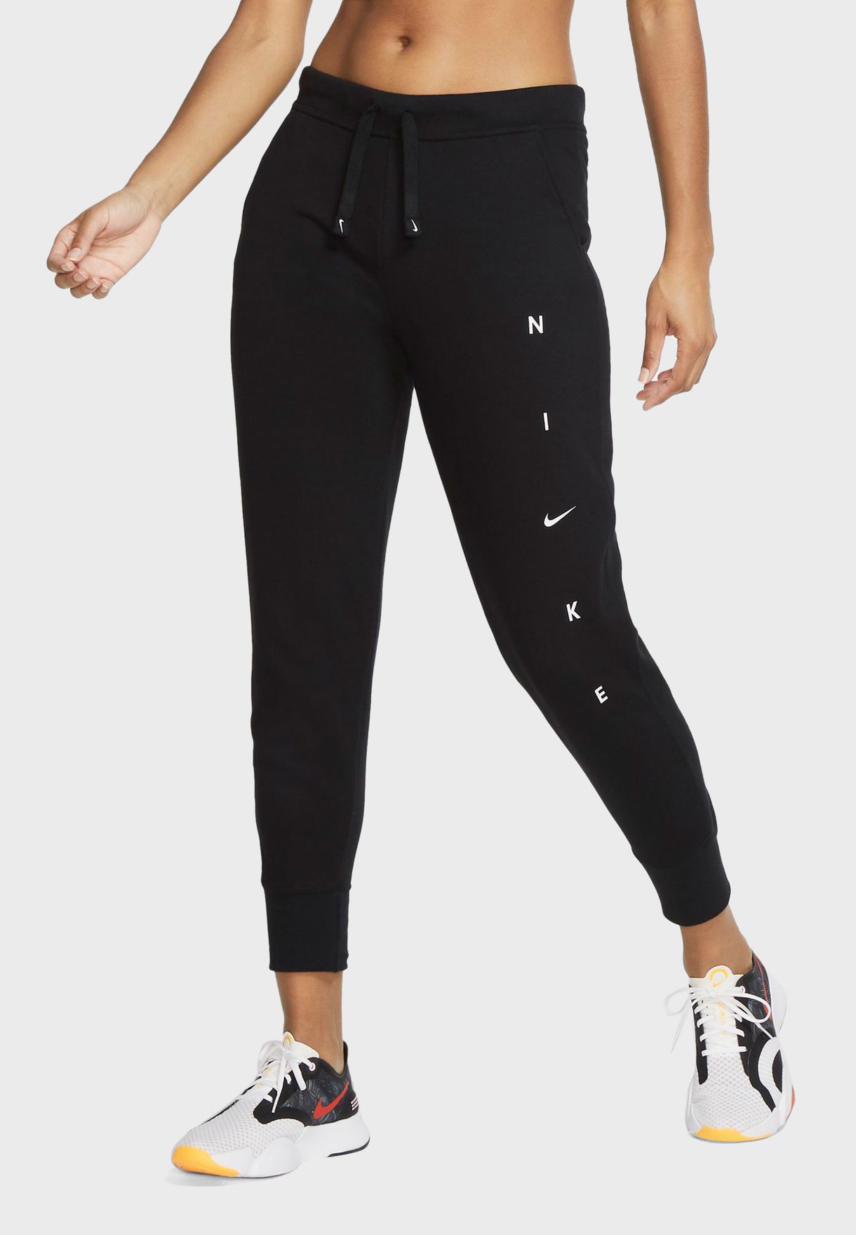 Buy Nike black Dri-FIT Fleece Sweatpants for Kids in MENA, Worldwide
