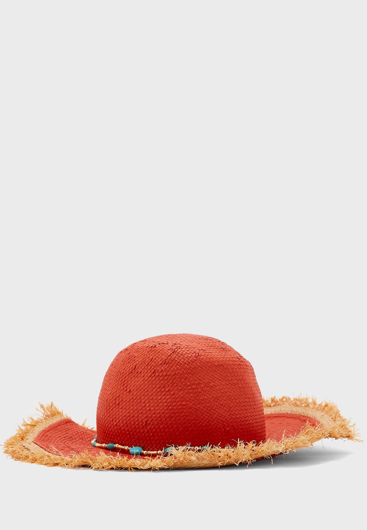 قبعة مزينة بشراشيب وخرز
