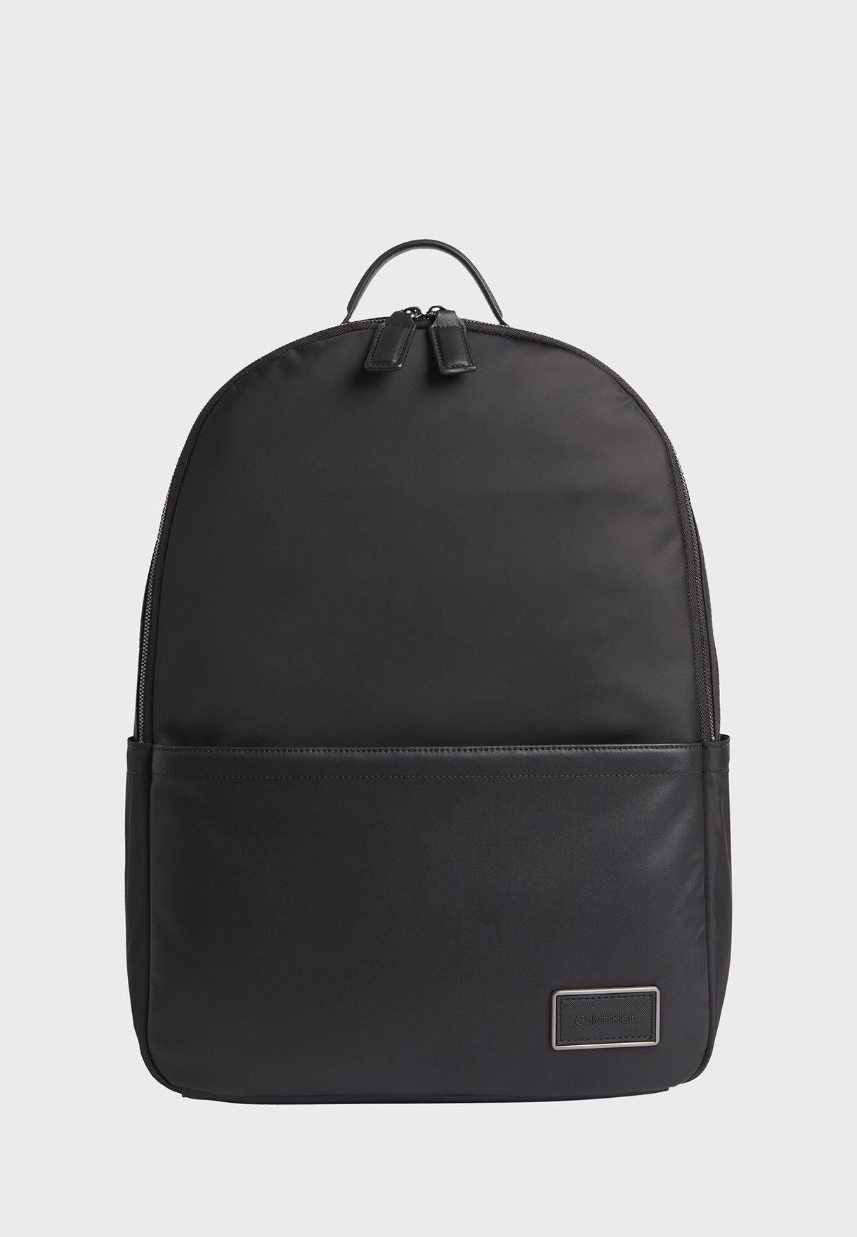 handboeien Klimatologische bergen Voorverkoop Buy Calvin Klein black Elevated Round Backpack for Men in Dubai, Abu Dhabi