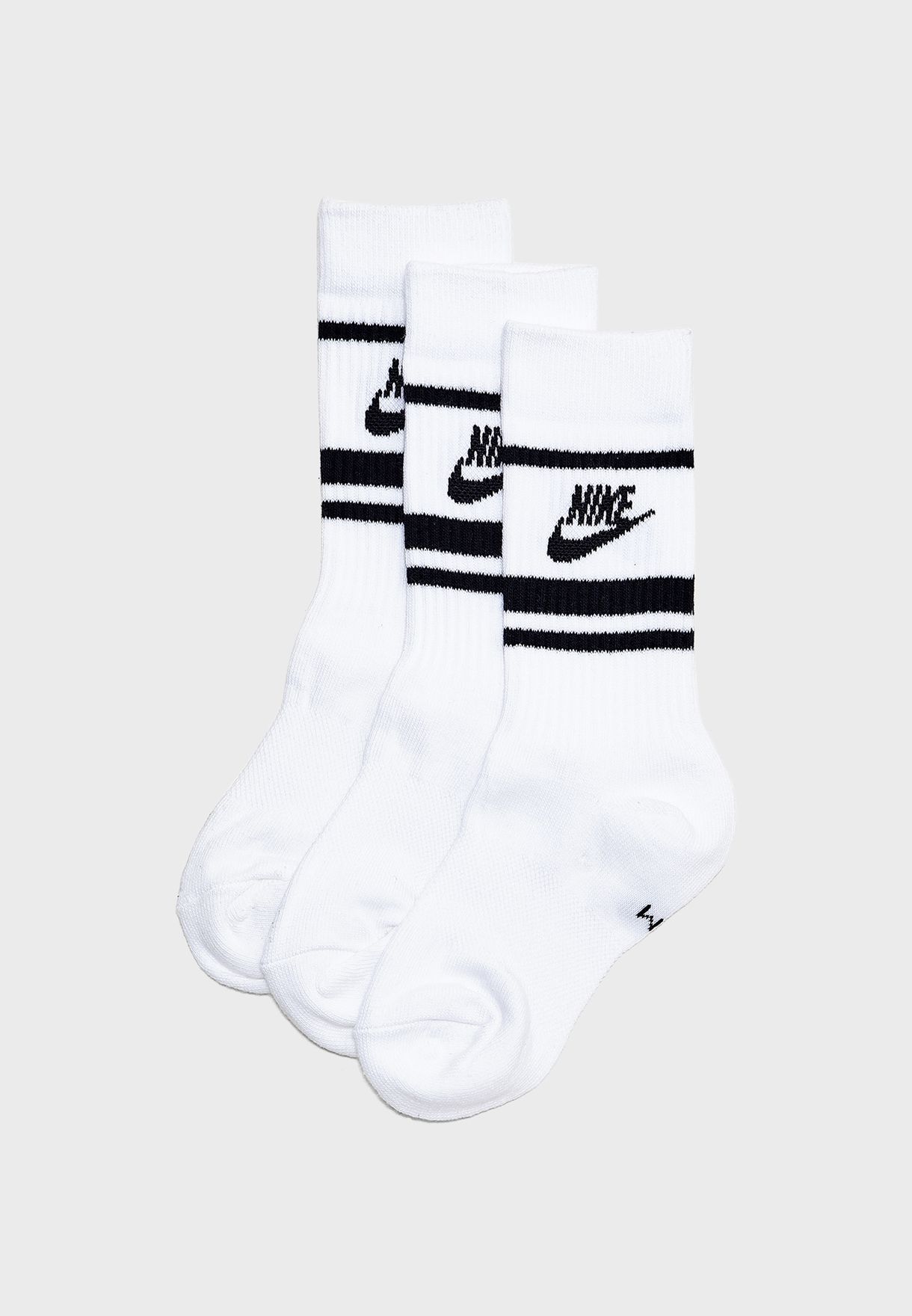 nike essential stripe socks