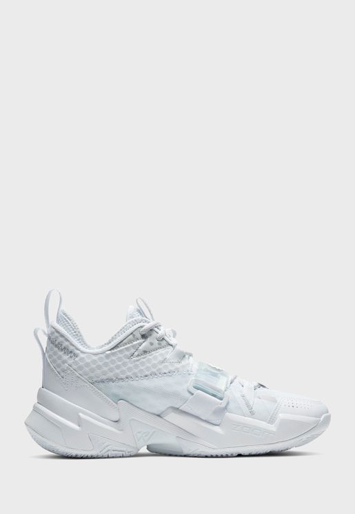 namshi basketball shoes