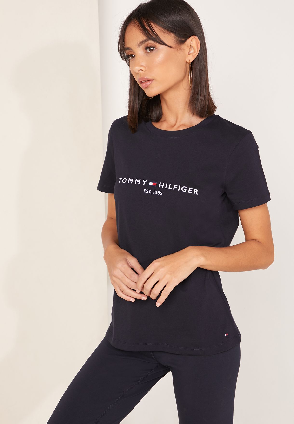 black tommy hilfiger t shirt women's