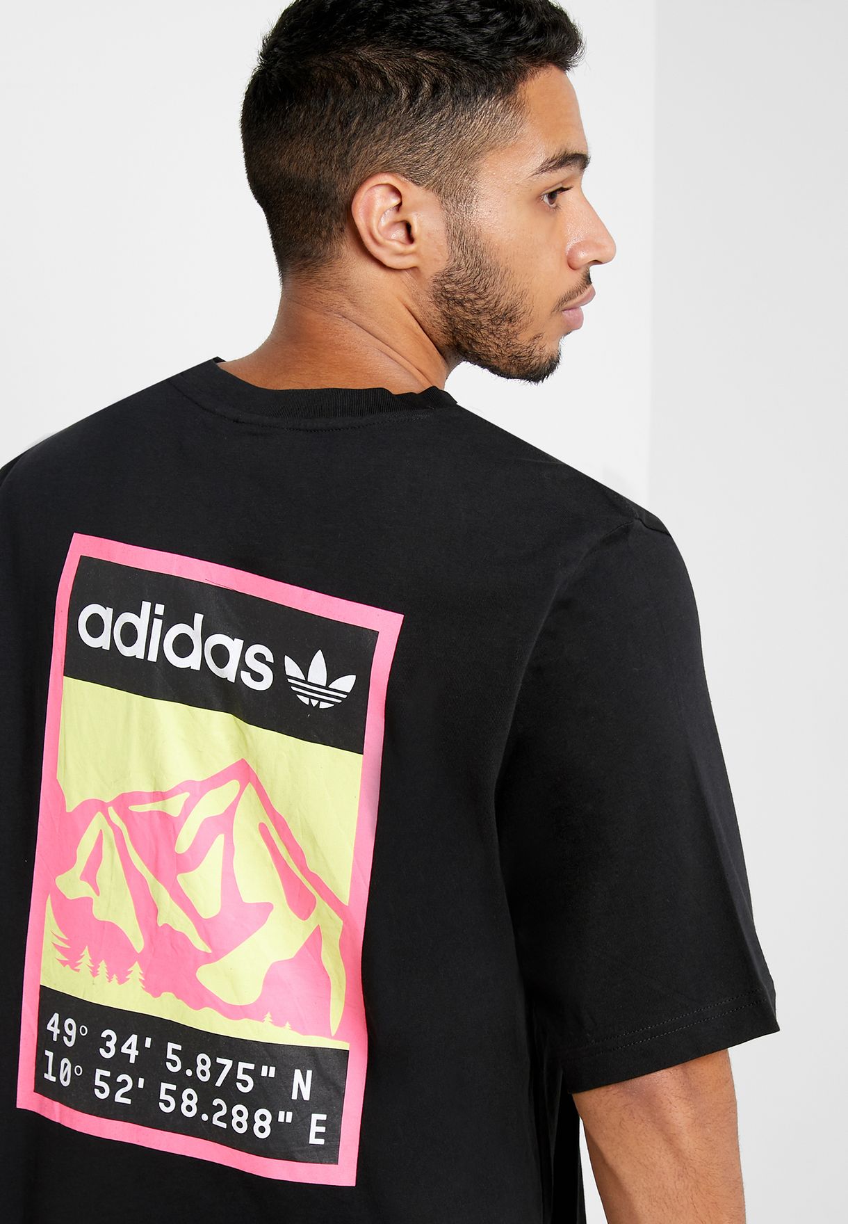 Buy adidas Originals black Back Logo T-Shirt for Men in MENA, Worldwide |  FR0589