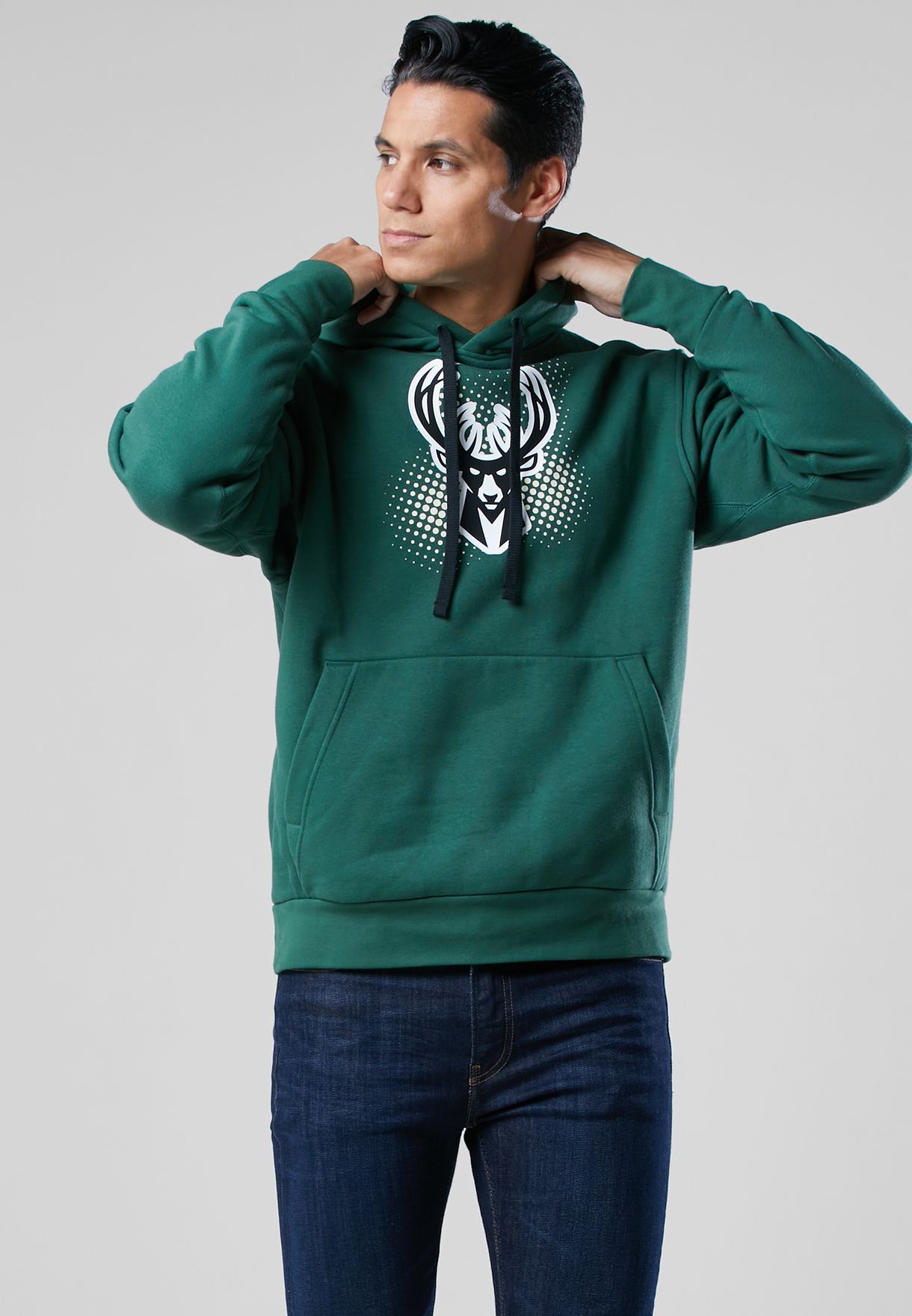 Milwaukee Bucks Essential Fleece Hoodie