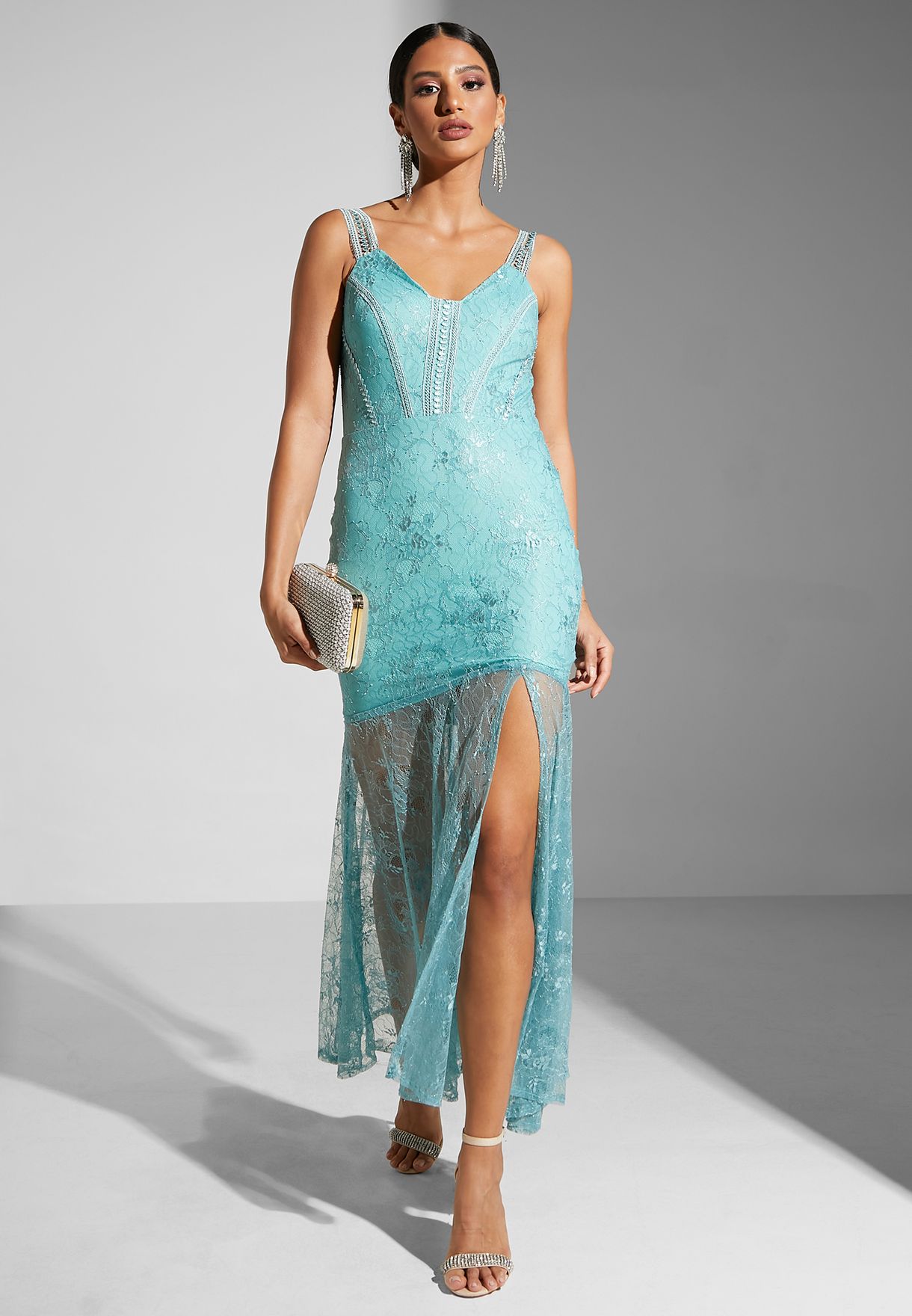 Fitted Body Flared Bottom Gown
