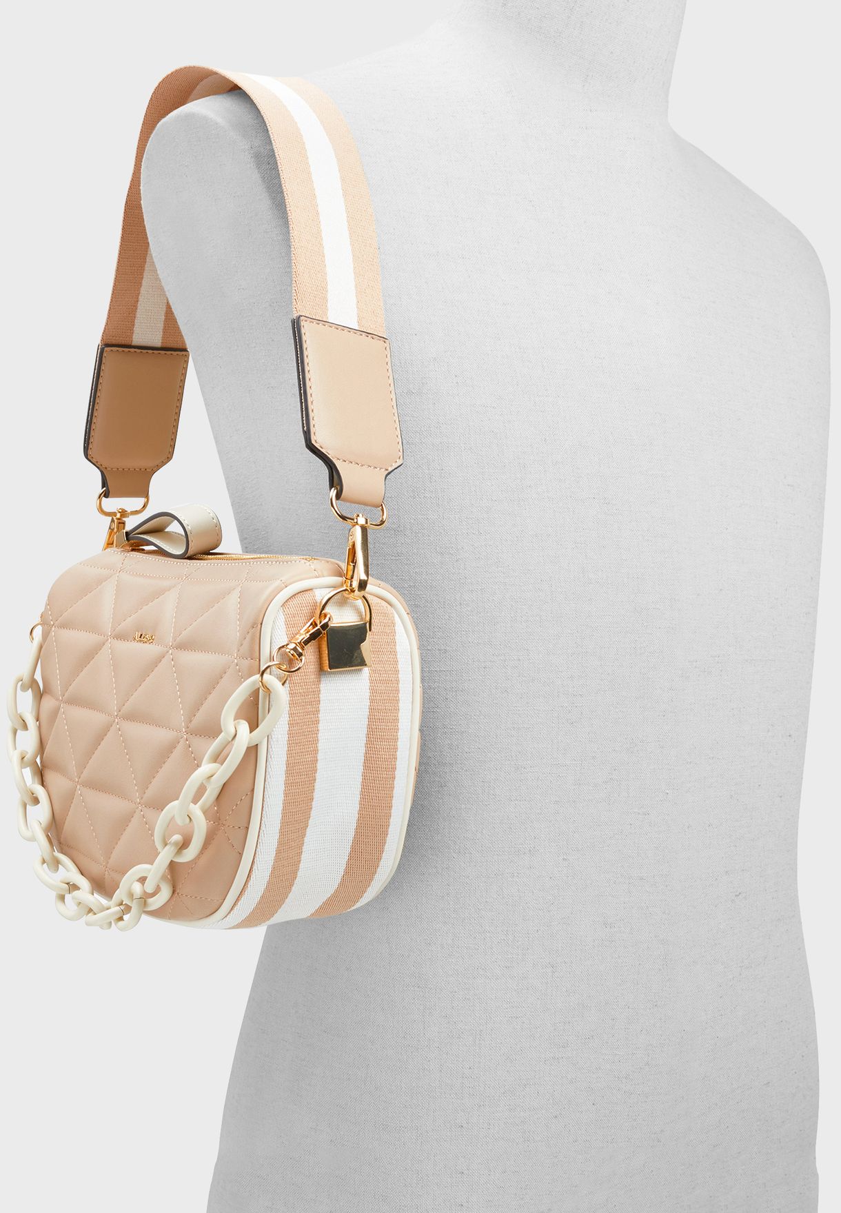 Ippari Crossbody
