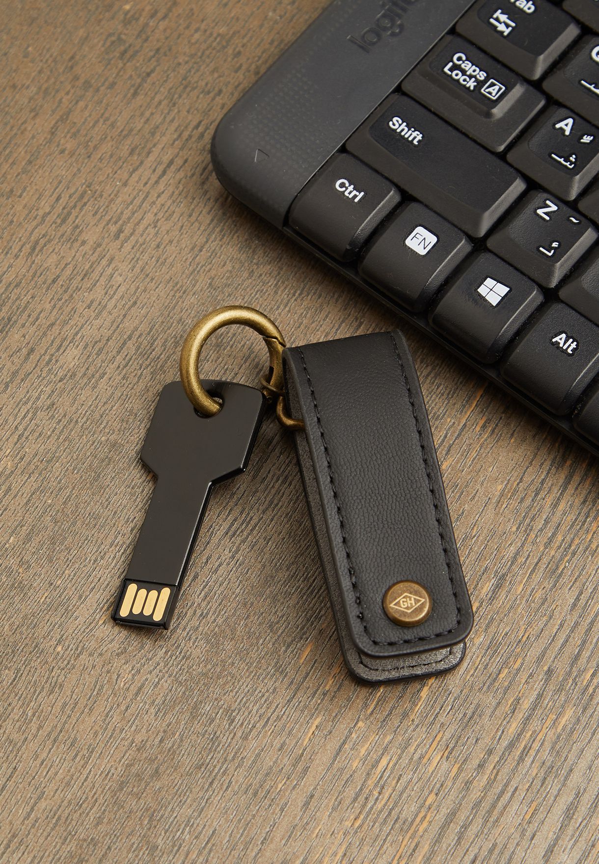 حمالة مفاتيح مع USB فلاش درايف 16جيجا