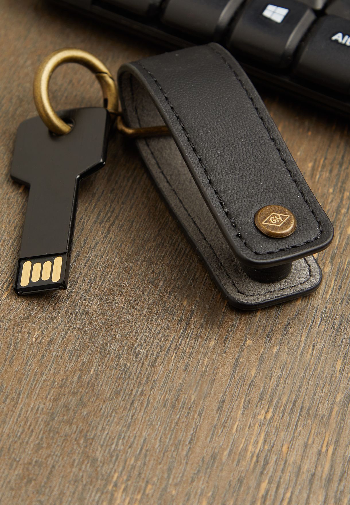 حمالة مفاتيح مع USB فلاش درايف 16جيجا