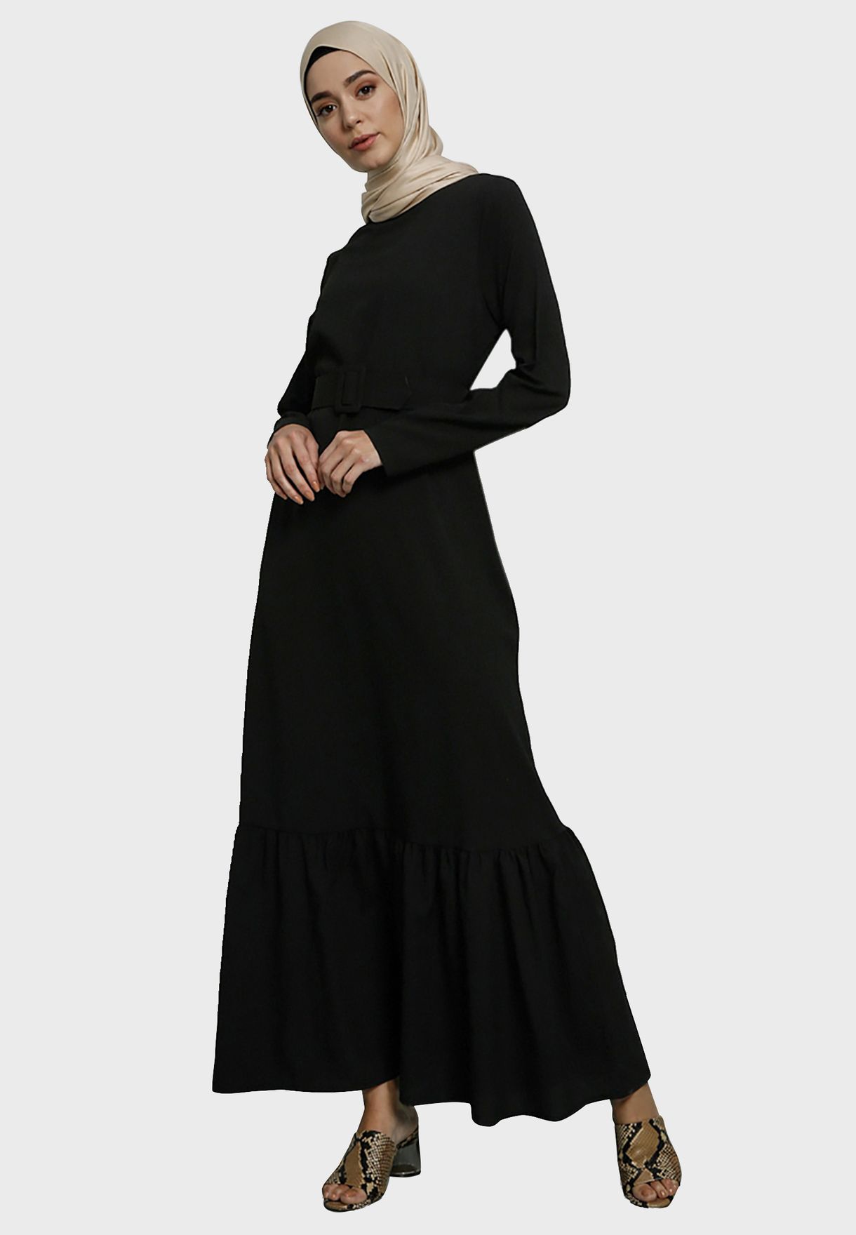 Buy Tavin By Modanisa black Round Neck Shift Dress for Women in MENA ...