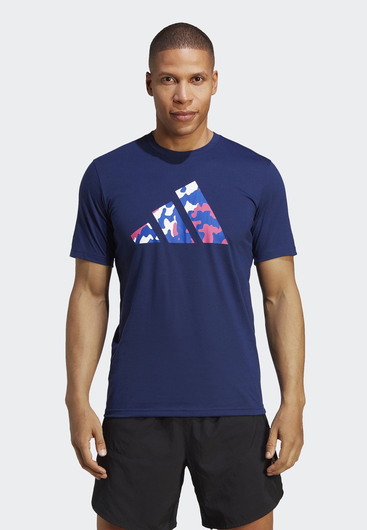 Train Essential Seasonal Logo T-Shirt