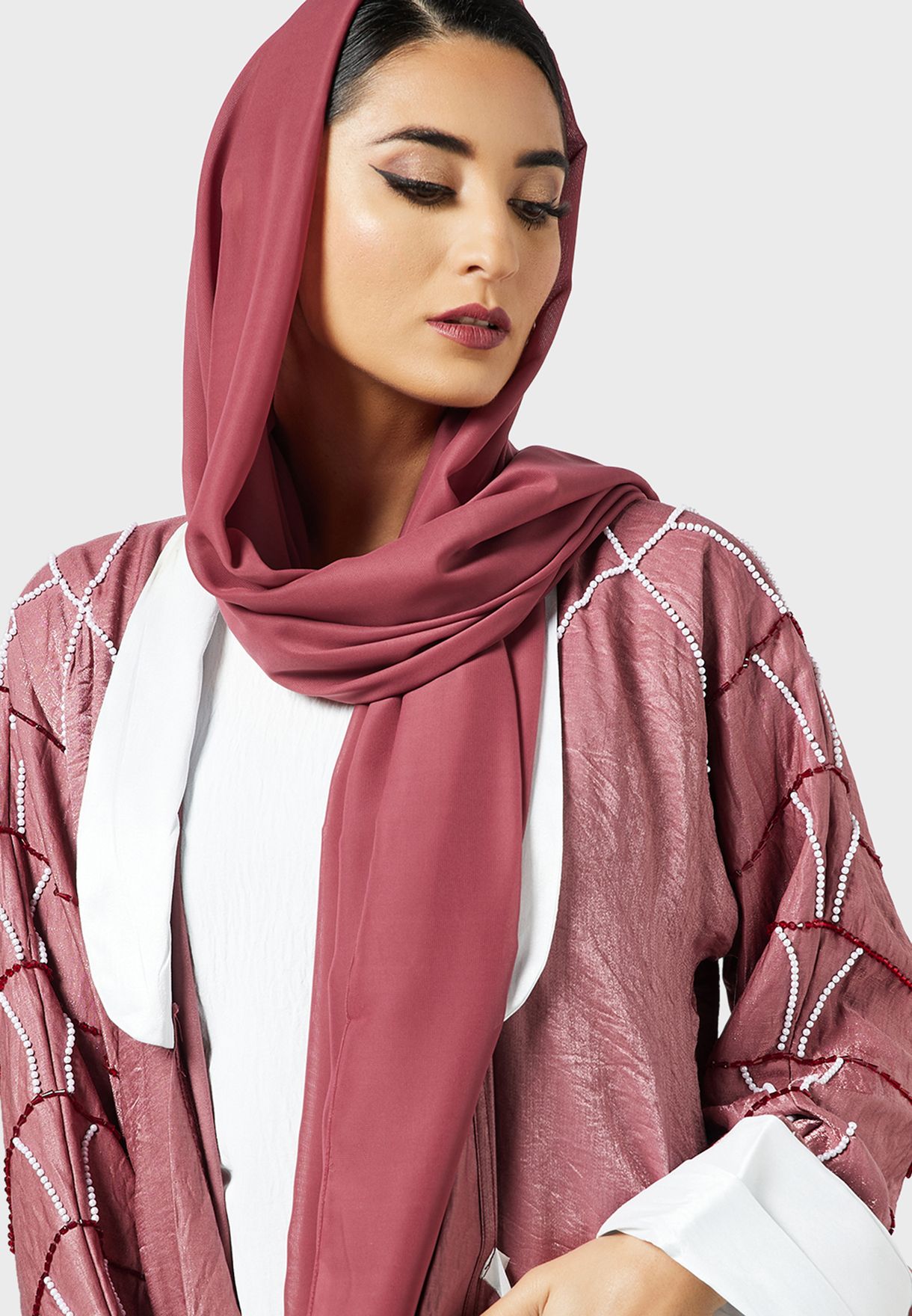 عباية مزخرفة