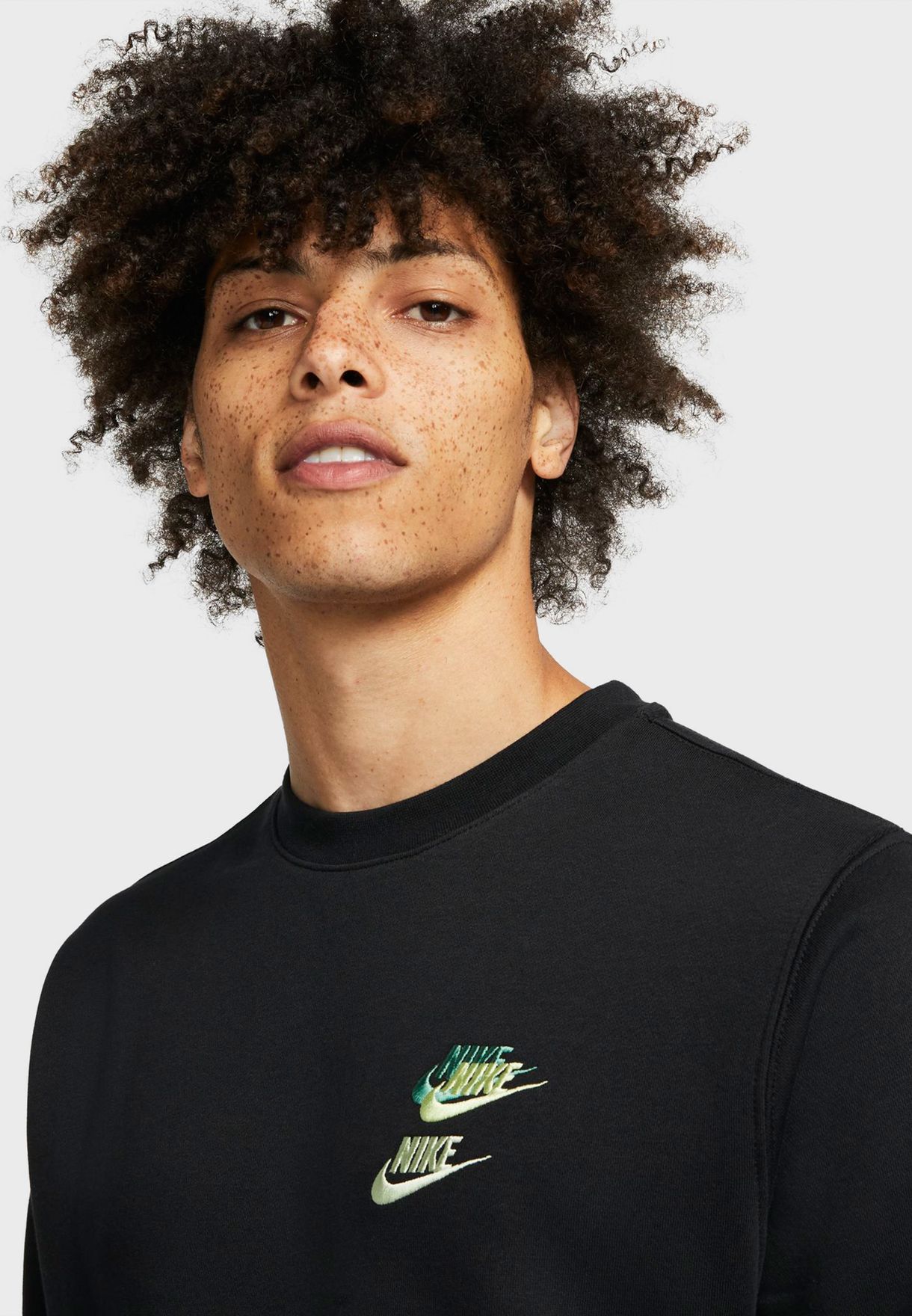 Buy Nike black Nsw Logo Sweatshirt for Men in Riyadh, Jeddah