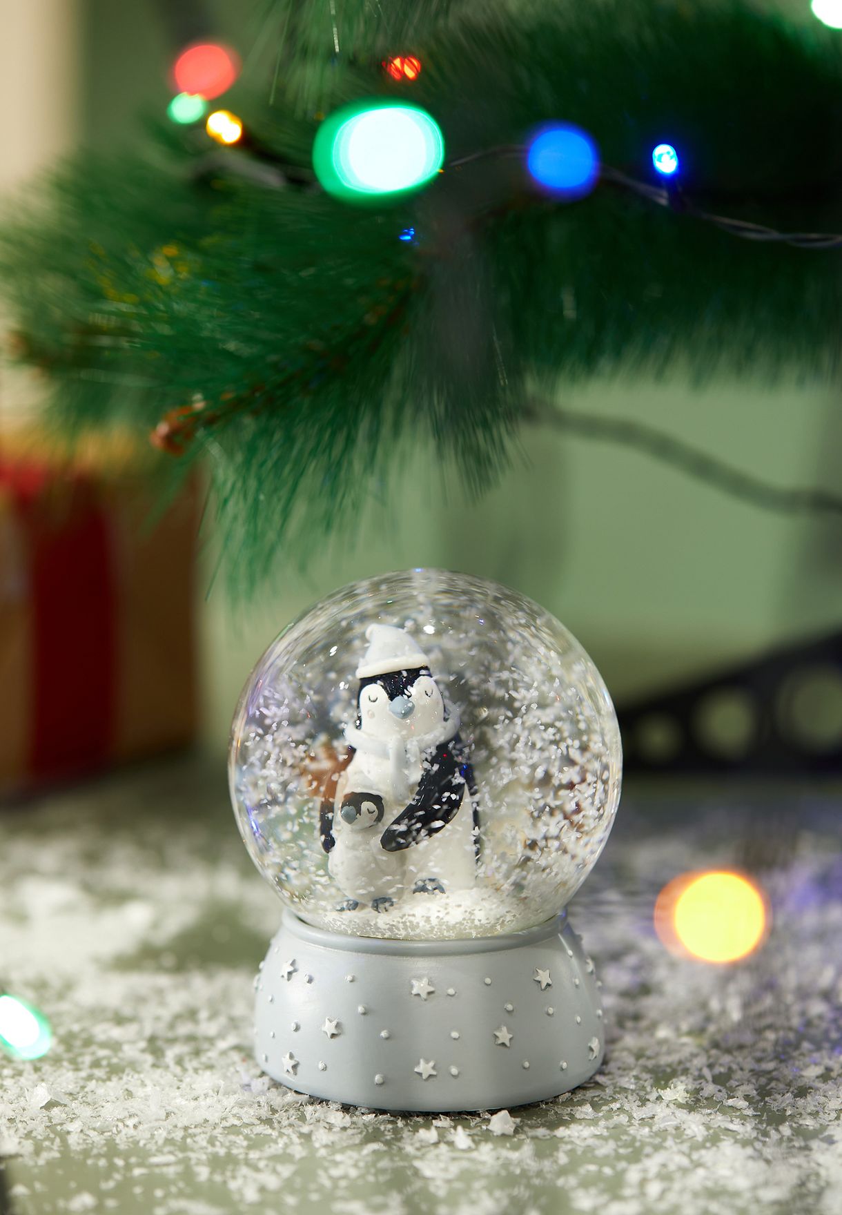 Penguin Snow Globe