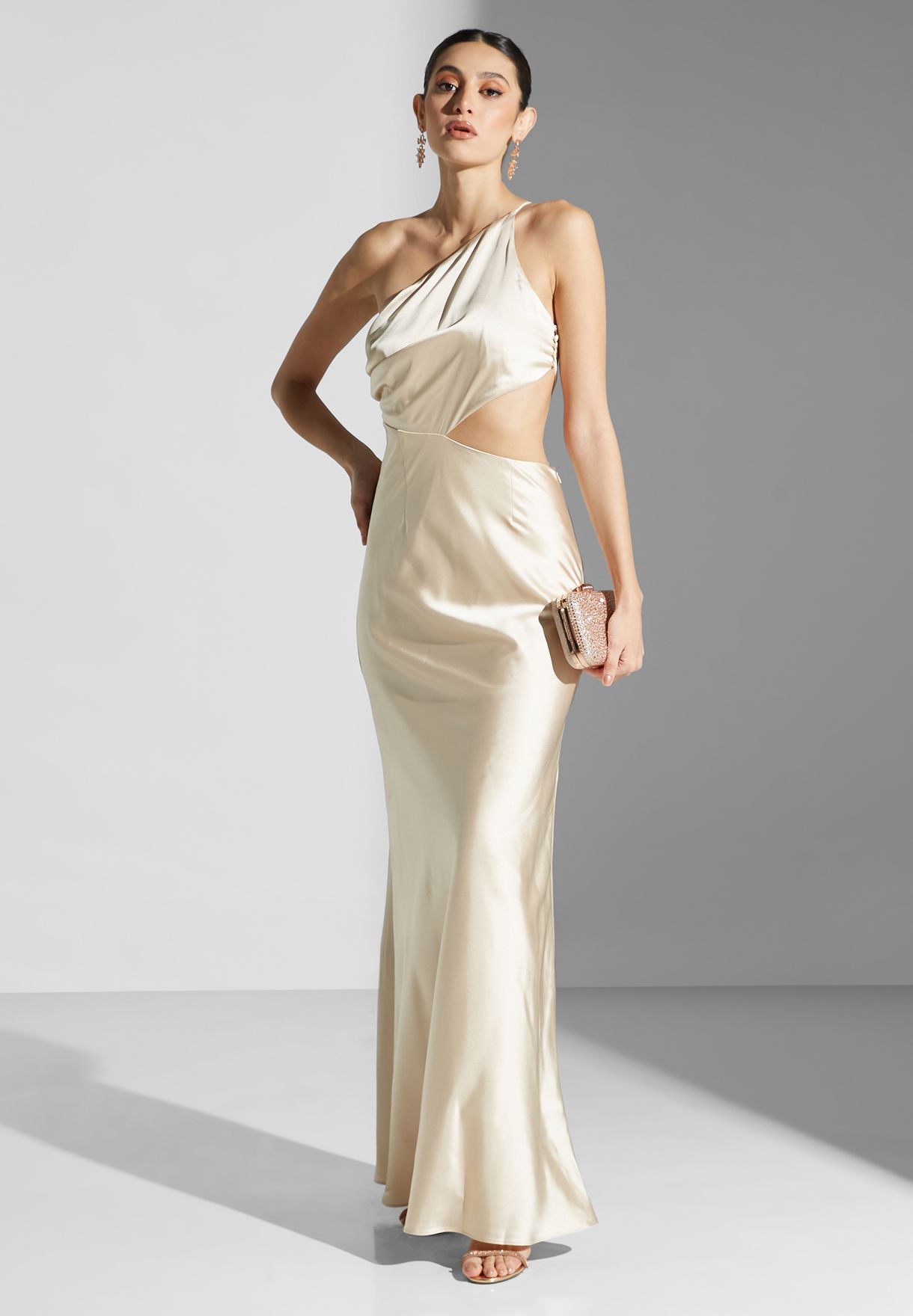 gown shoulder cut