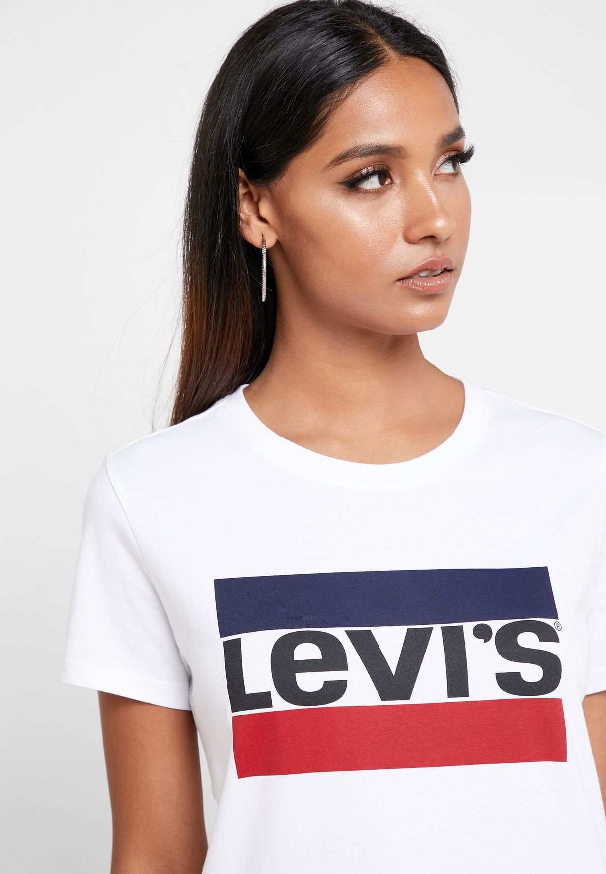 Introducir 36+ imagen levi's white t shirt with red logo women's ...