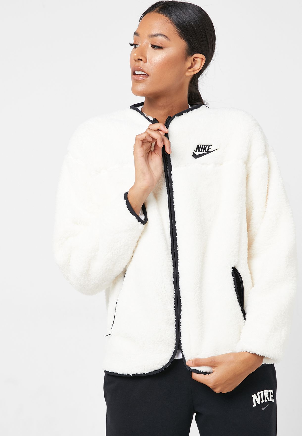 white nike fleece jacket