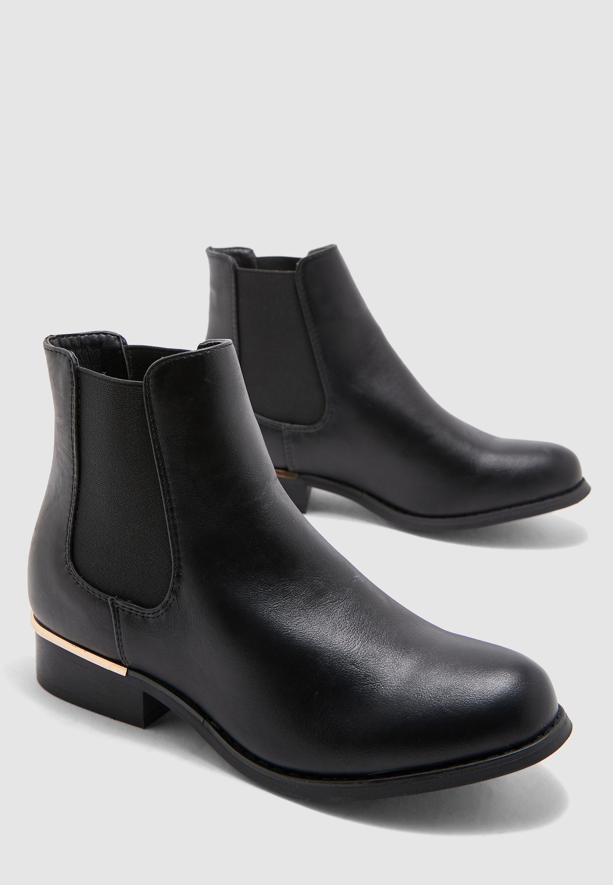 Chelsea Boot With Metal Trim 