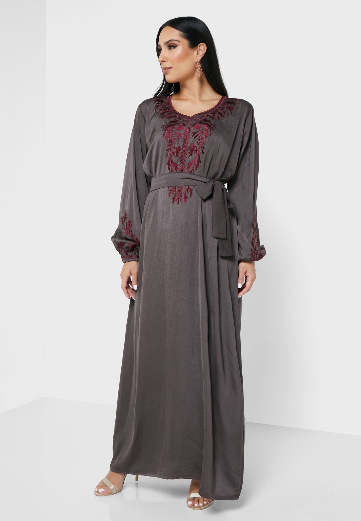 Buy Hayas Closet grey Embroidered Jalabiya for Women in Dubai, Abu Dhabi