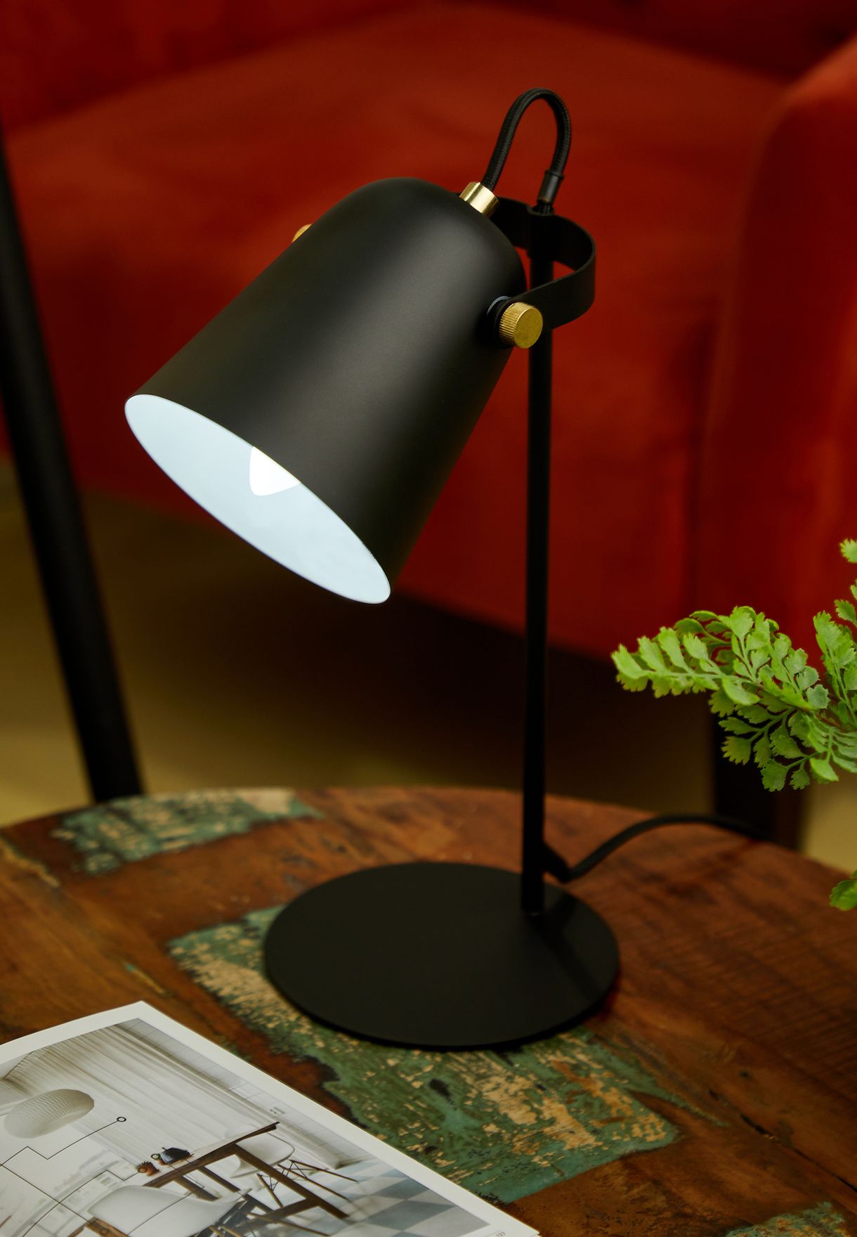 Steady Matte Black Steel Table Lamp